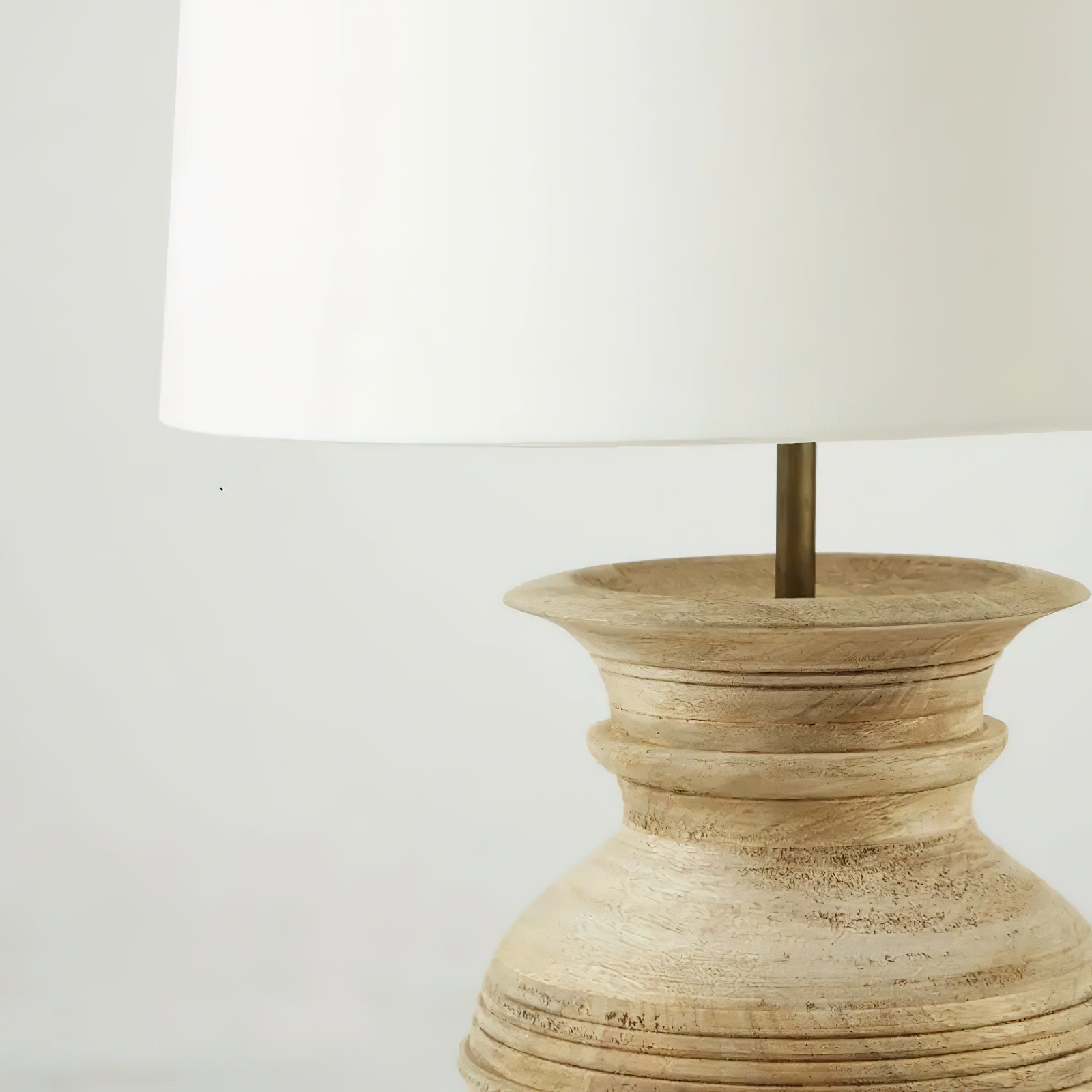 Isyaria Table Lamp