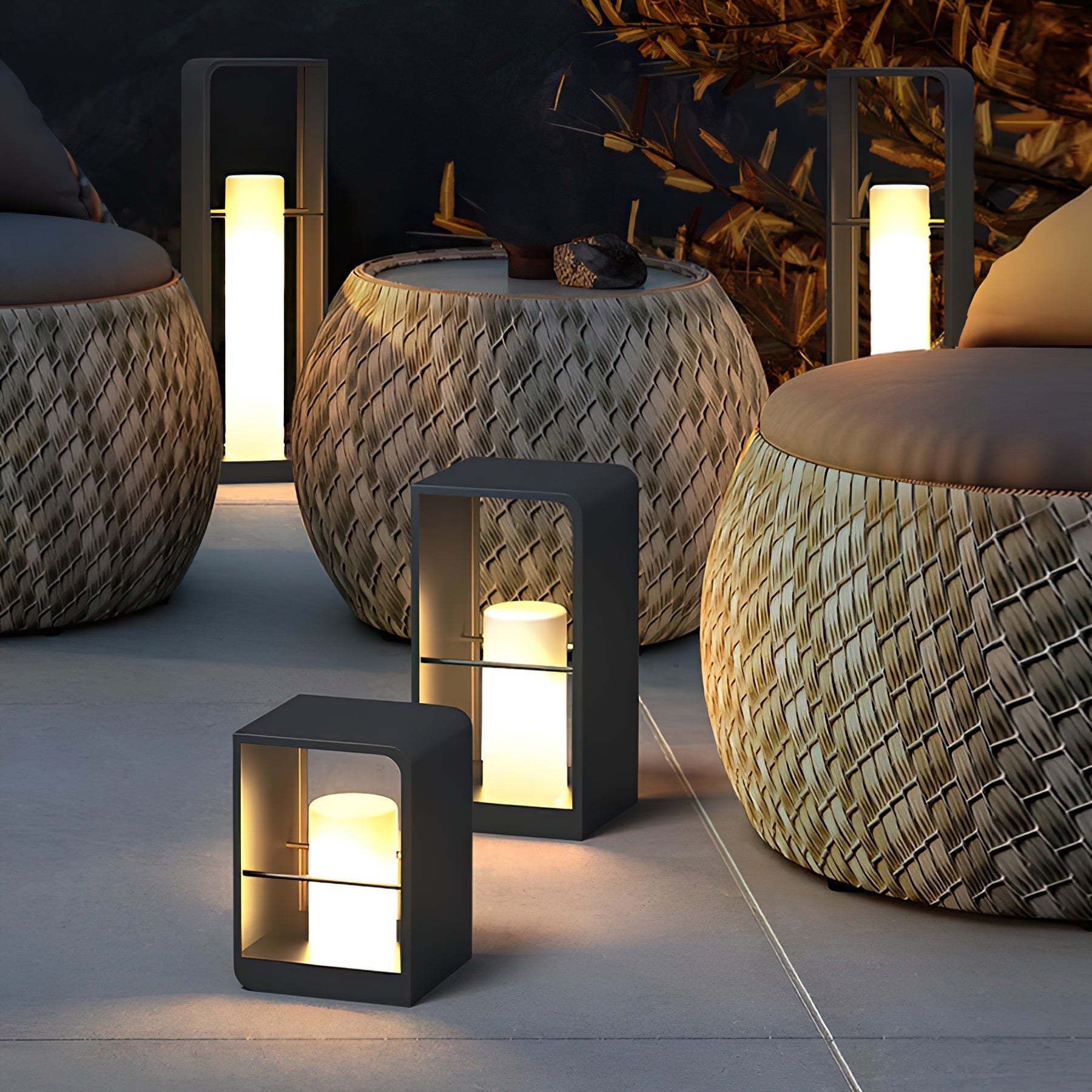 Reninian Minimalist Outdoor Light