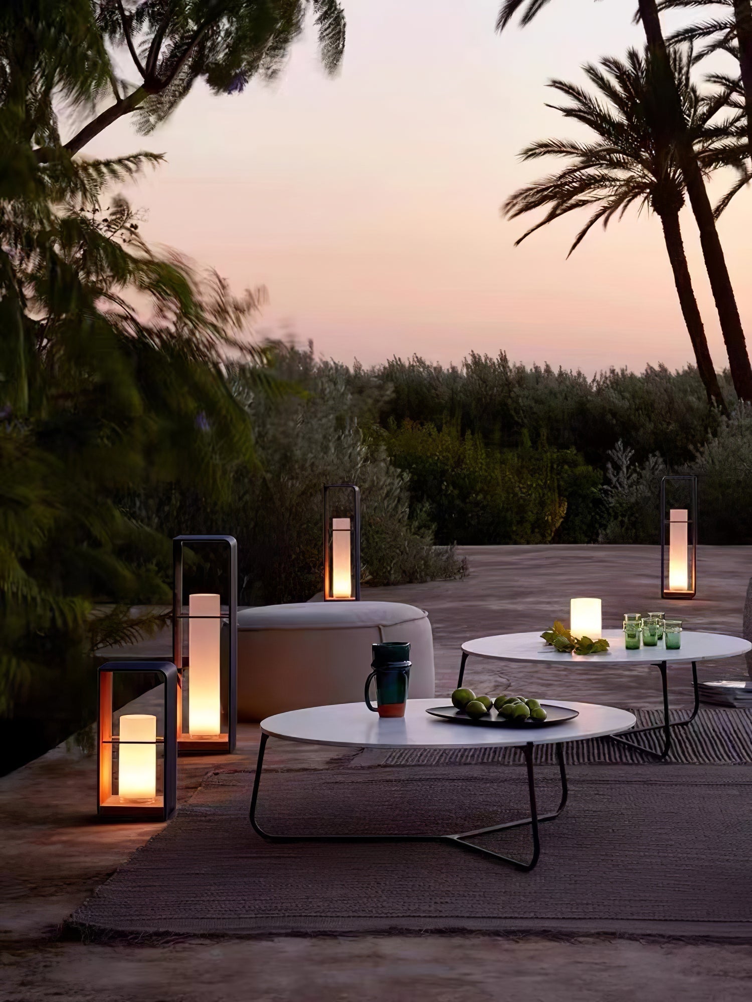 Reninian Minimalist Outdoor Light