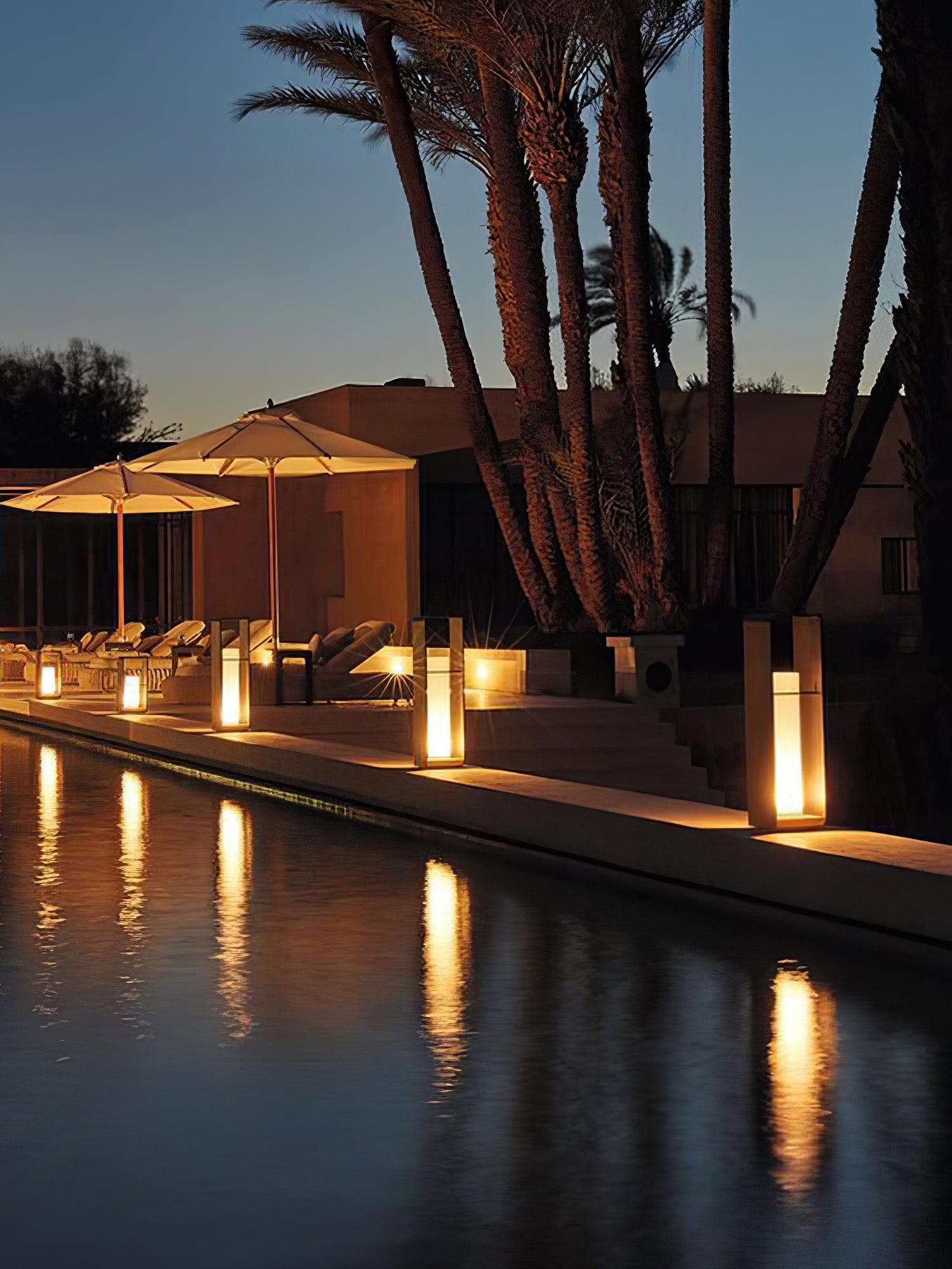 Reninian Minimalist Outdoor Light