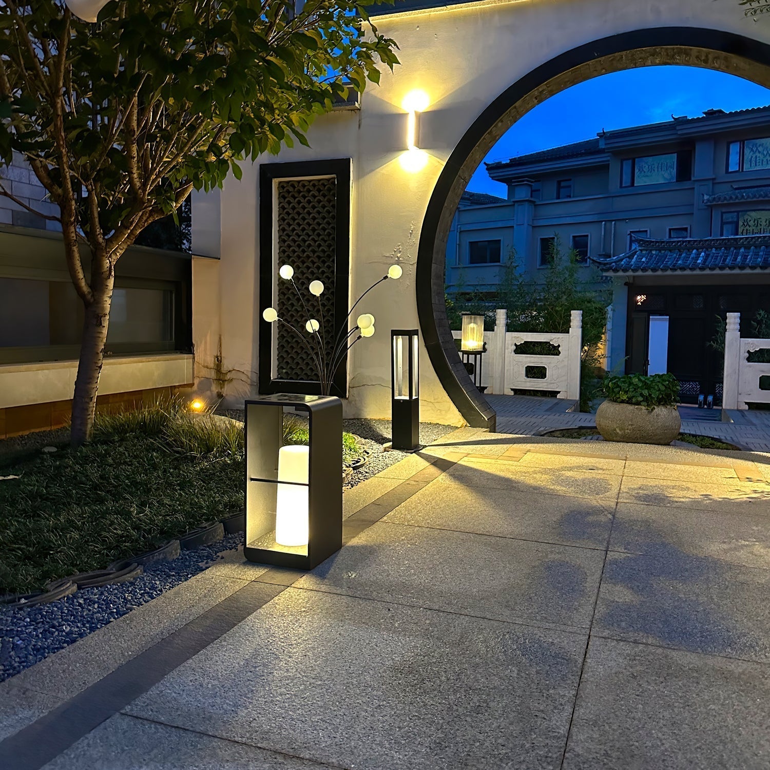 Reninian Minimalist Outdoor Light