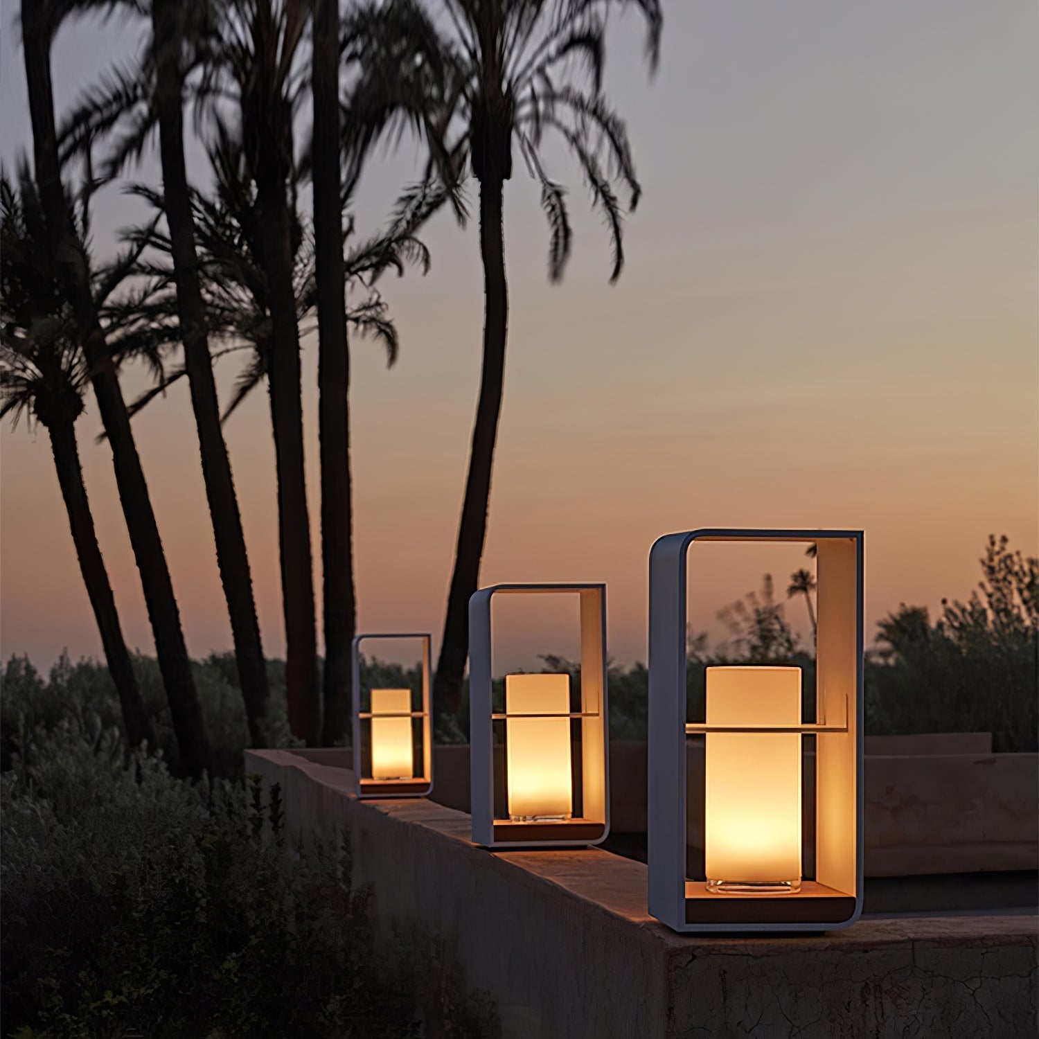 Reninian Minimalist Outdoor Light