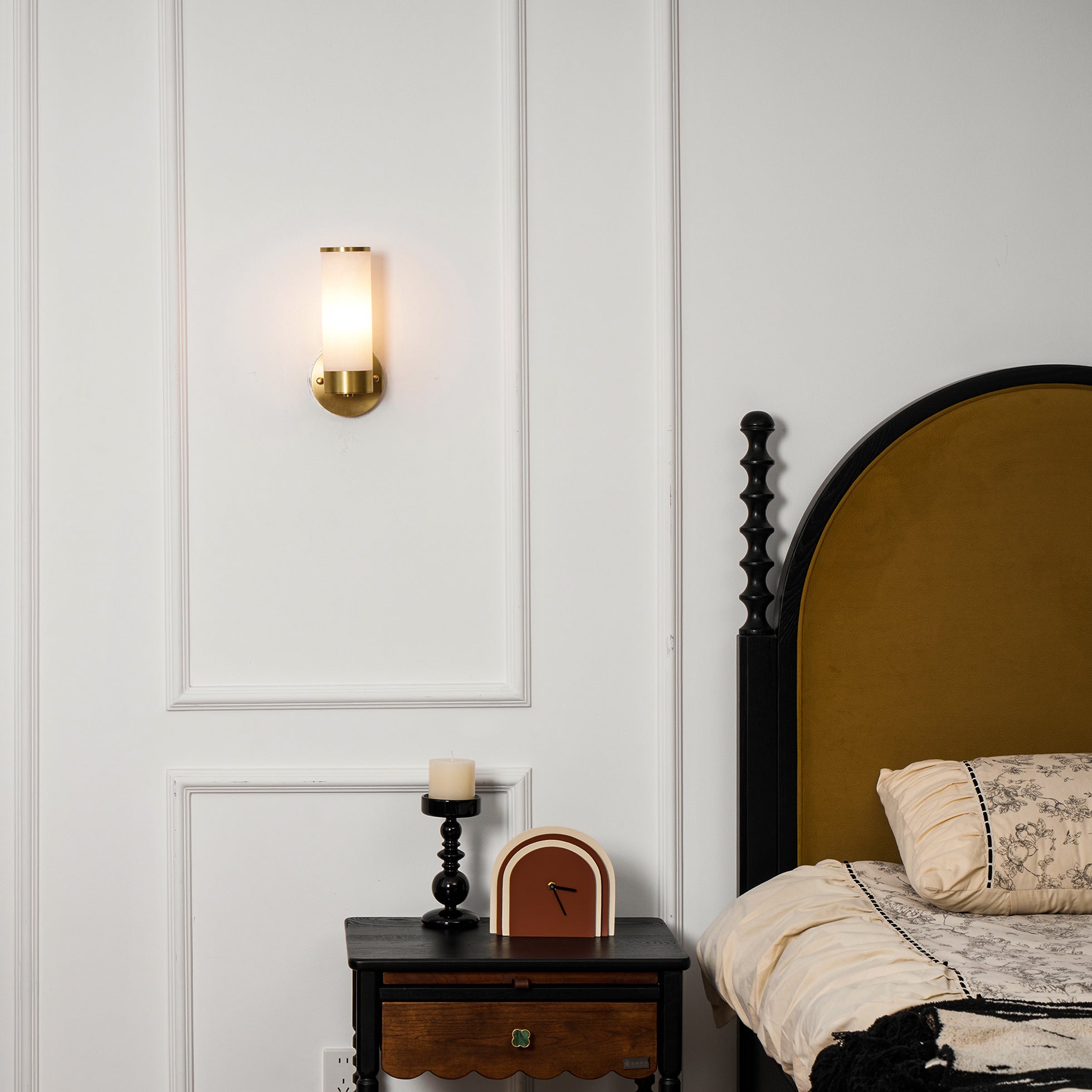 Olvynis Wall Lamp