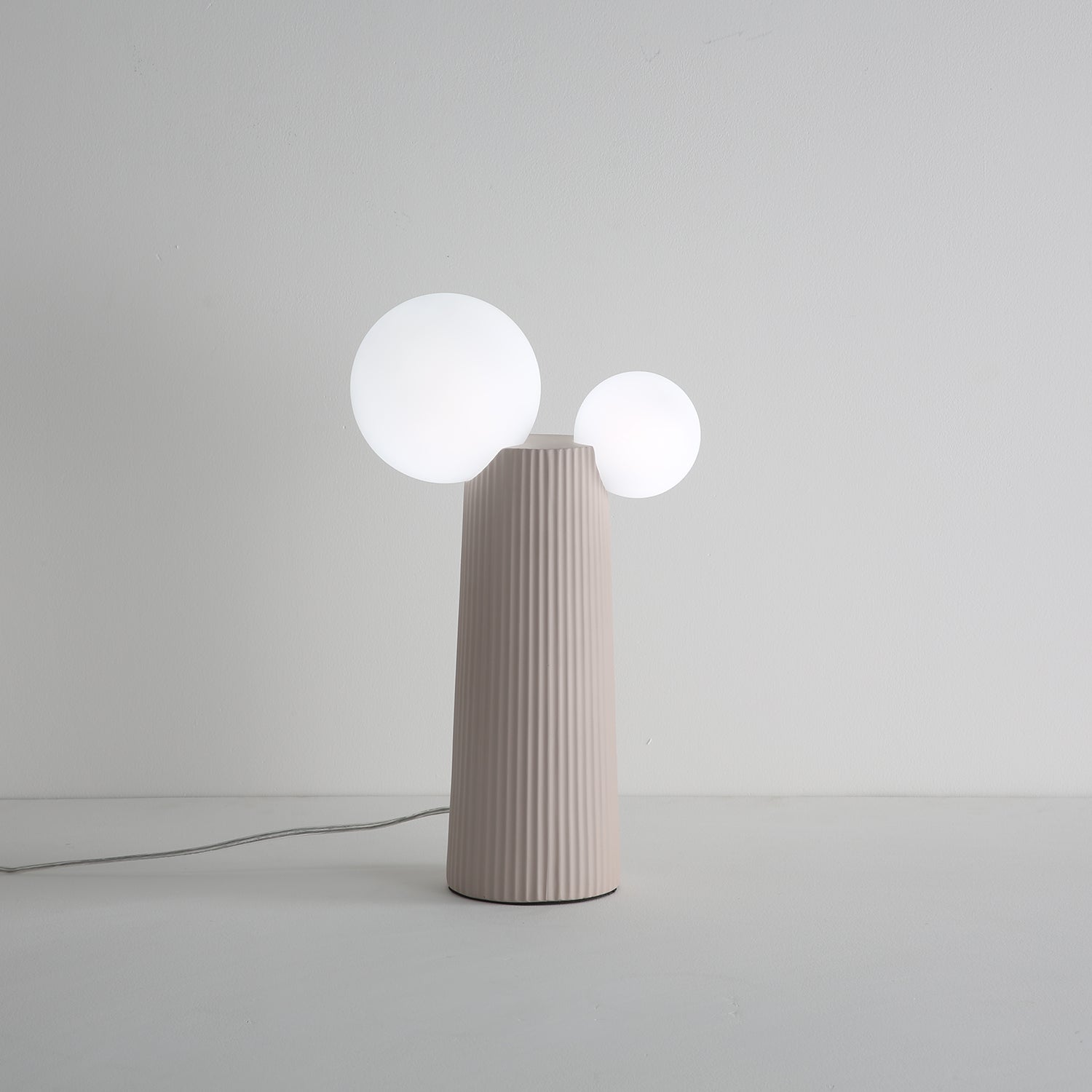 Miruine Land Table Lamp