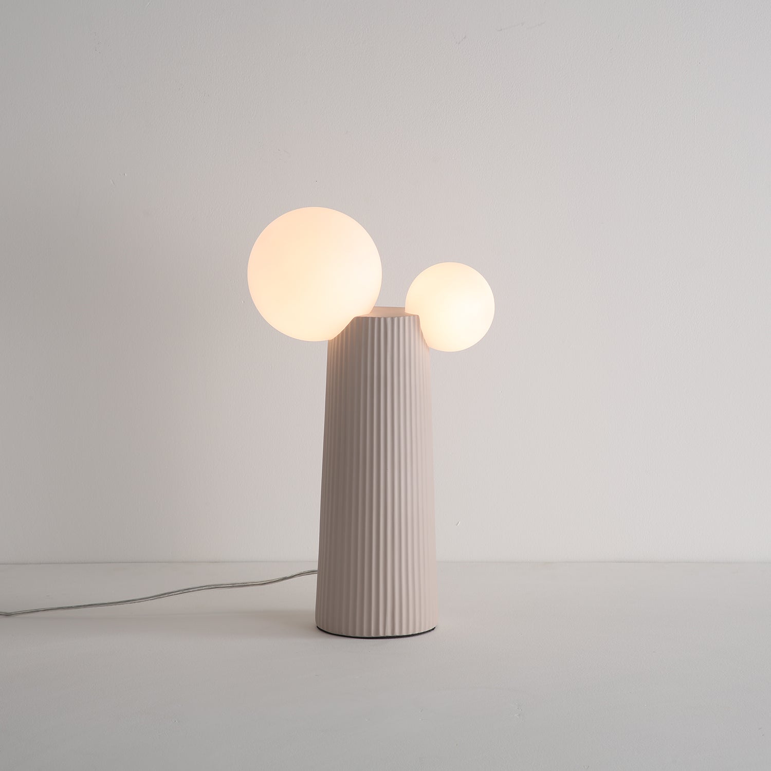 Miruine Land Table Lamp