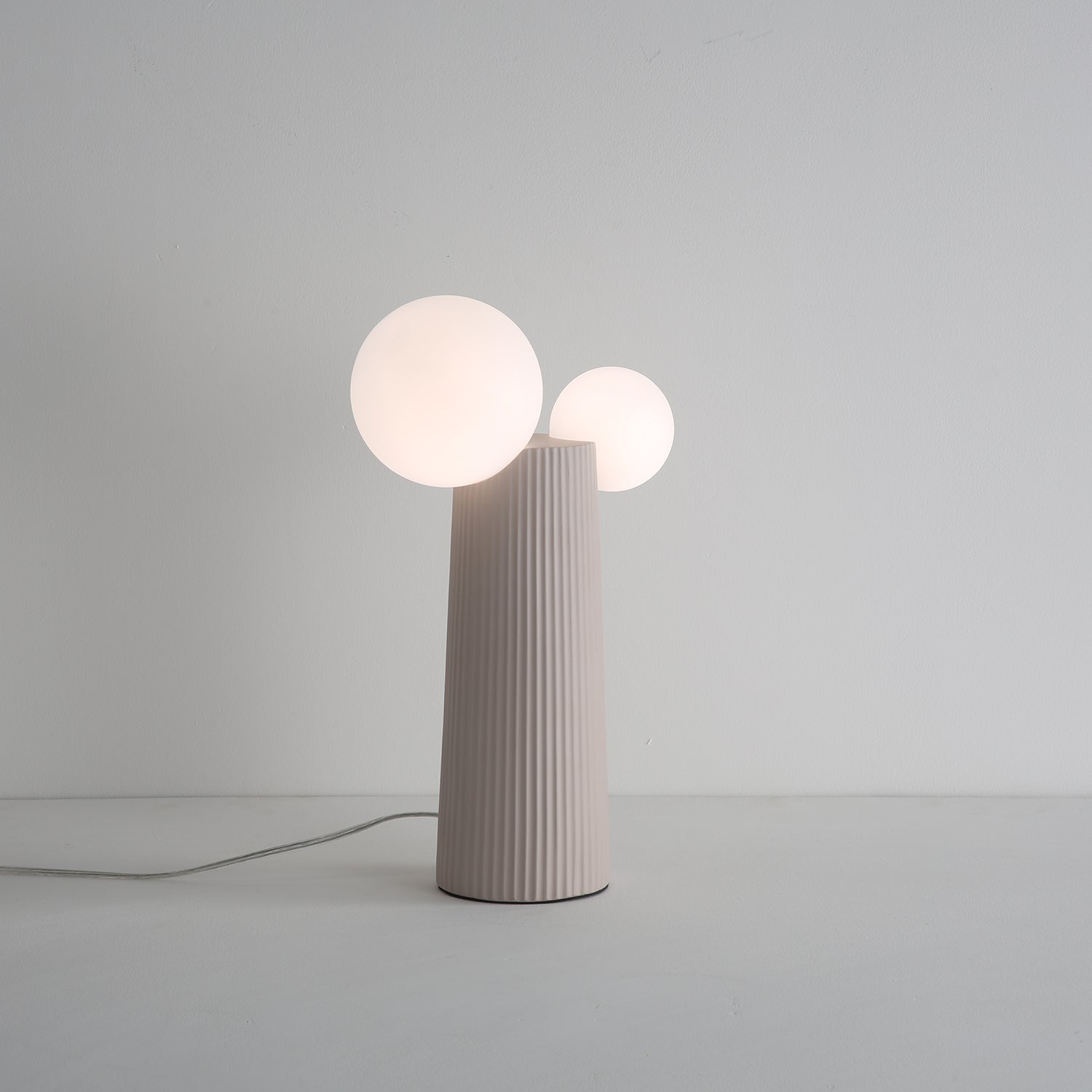 Miruine Land Table Lamp