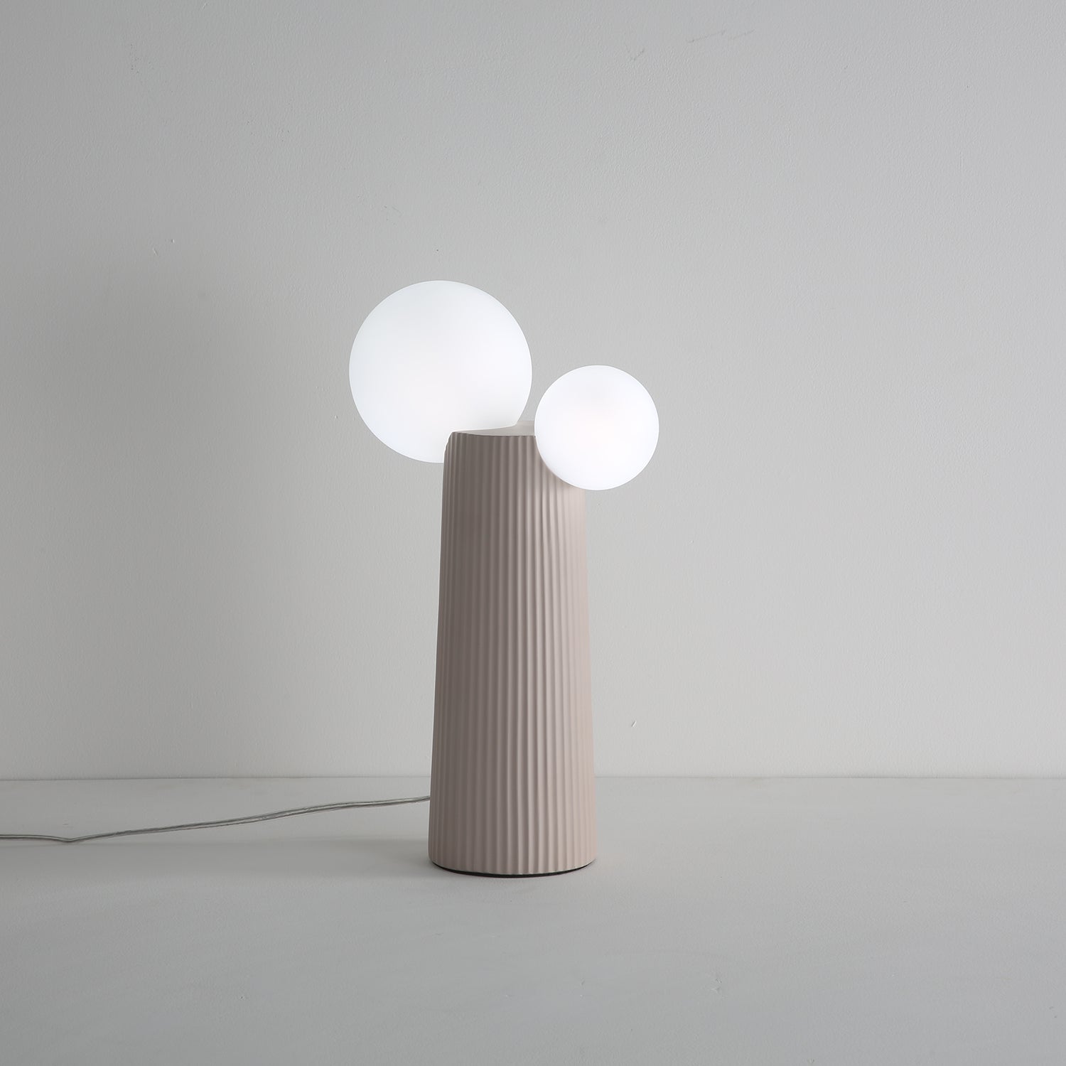 Miruine Land Table Lamp