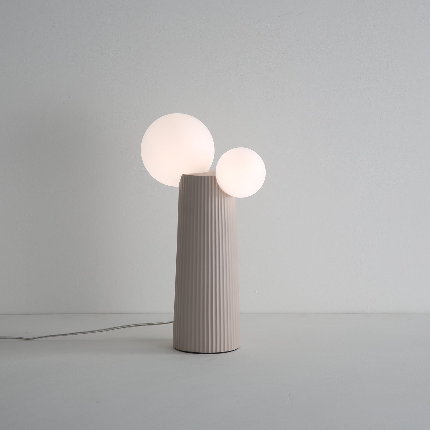 Miruine Land Table Lamp