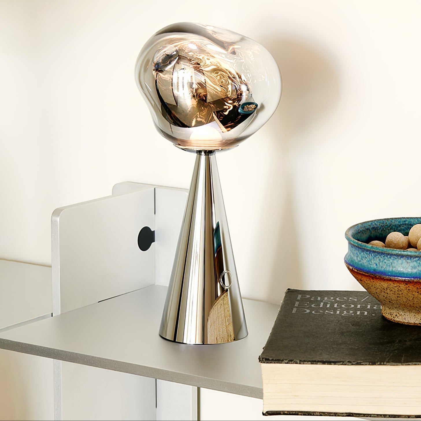 Dimza Modern Table Lamp