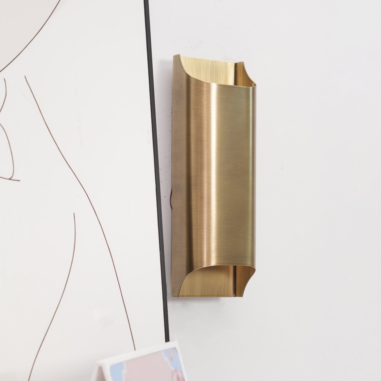 Hardy Nordic Art Brass Wall Lamp