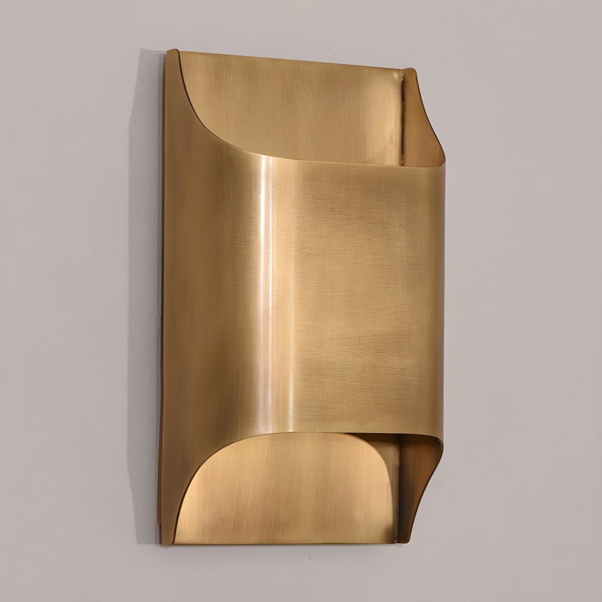 Hardy Nordic Art Brass Wall Lamp