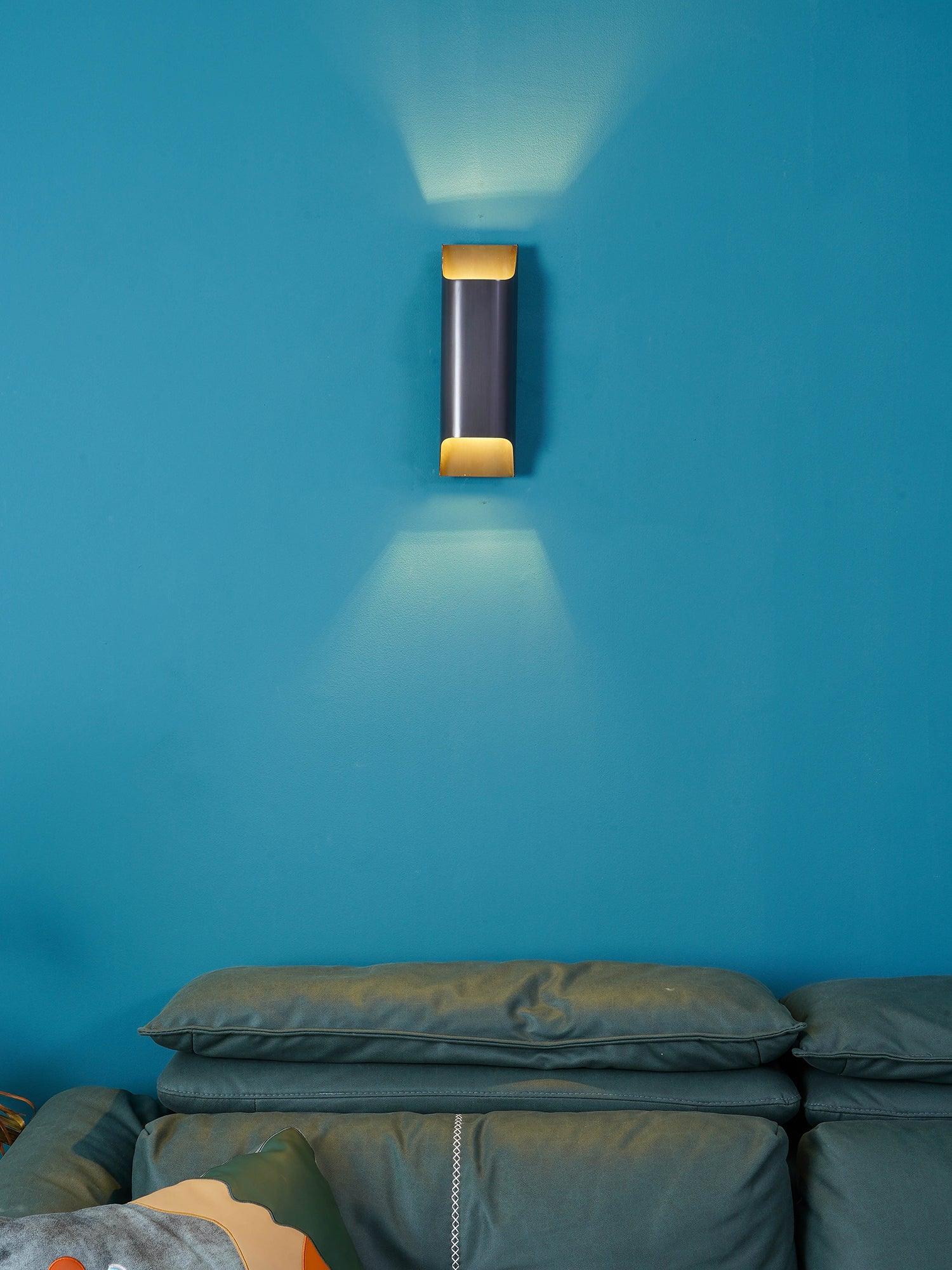 Hardy Nordic Art Brass Wall Lamp