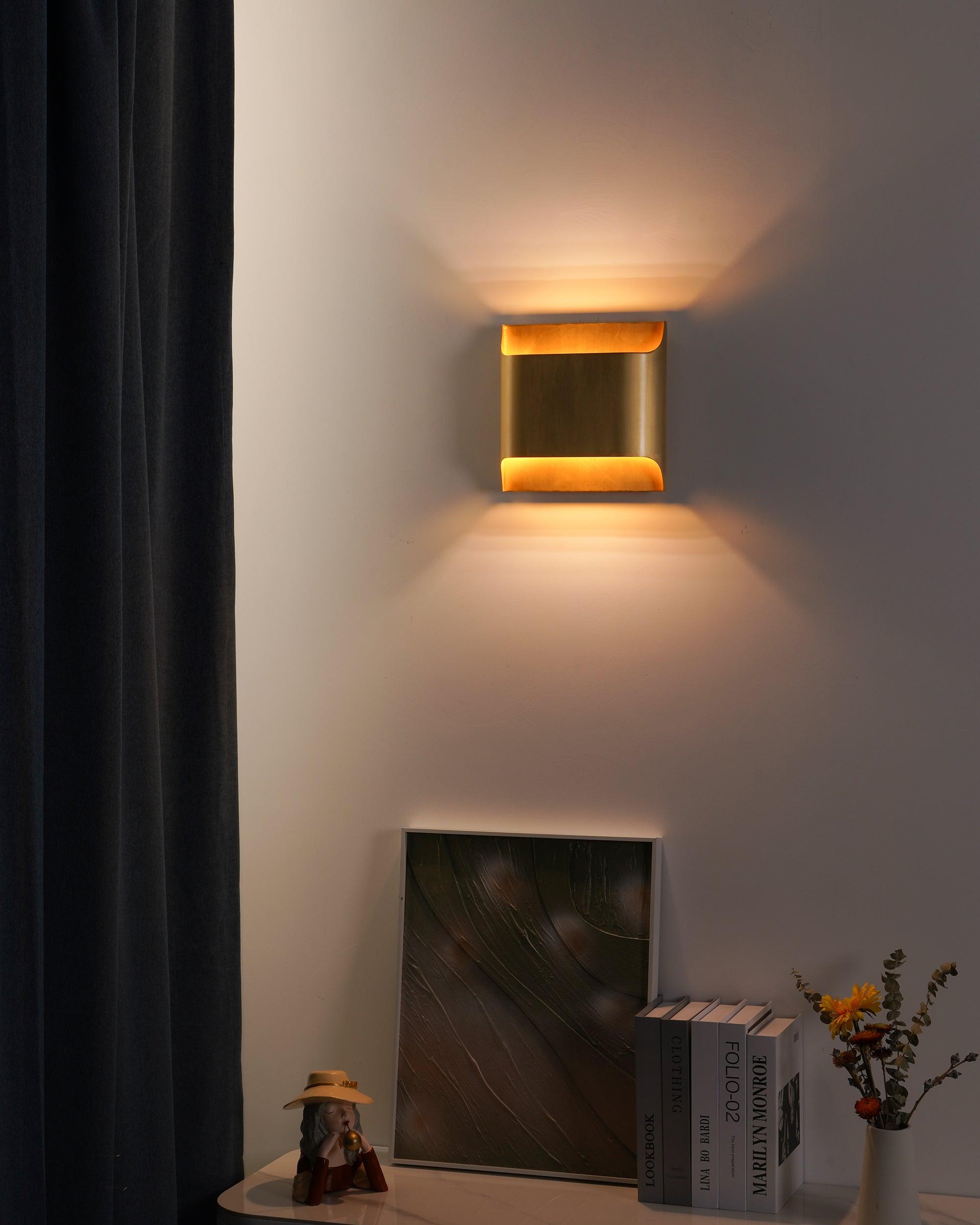 Hardy Nordic Art Brass Wall Lamp