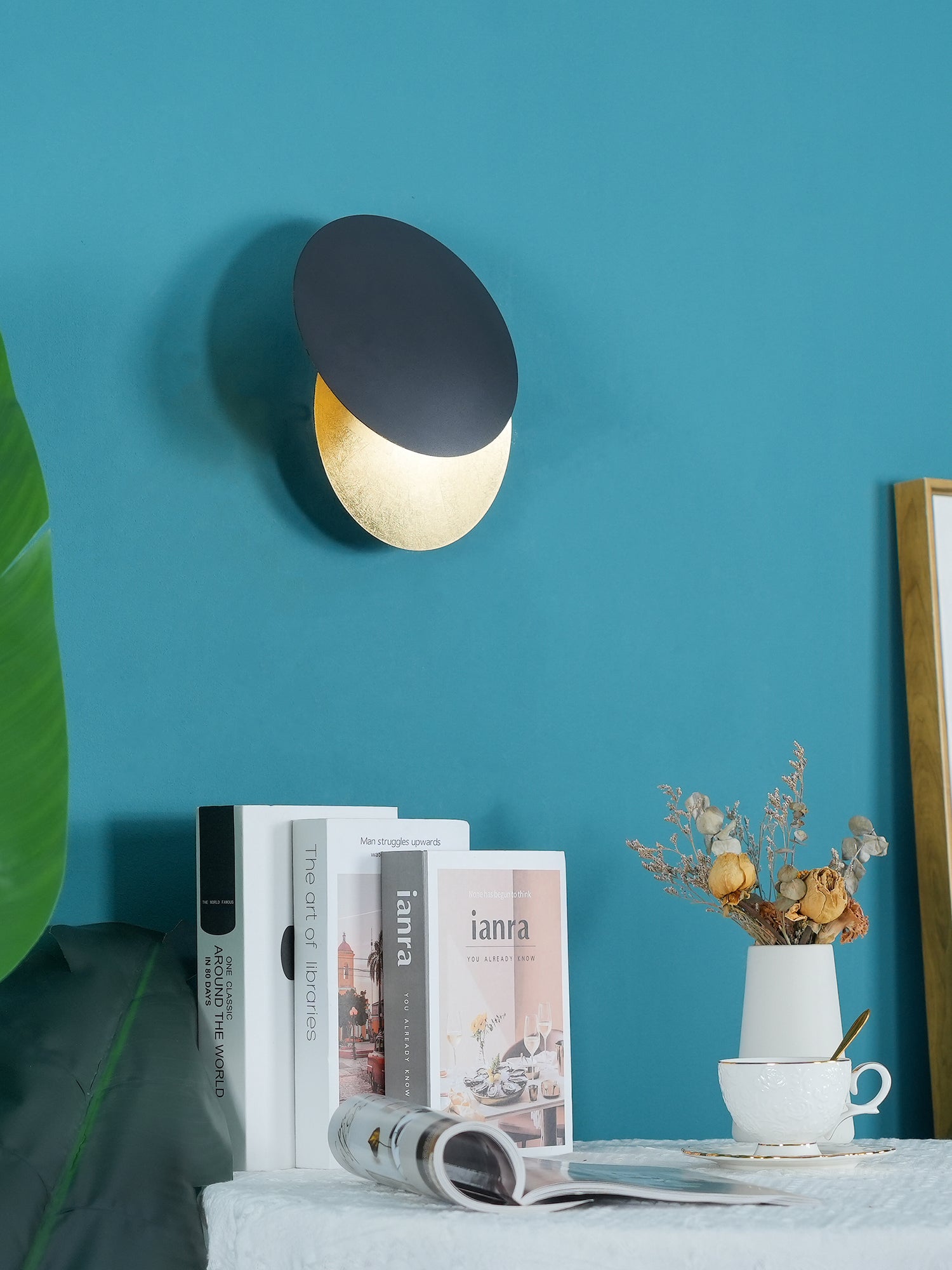 Fioris Modern Minimalist Art Wall Lamp