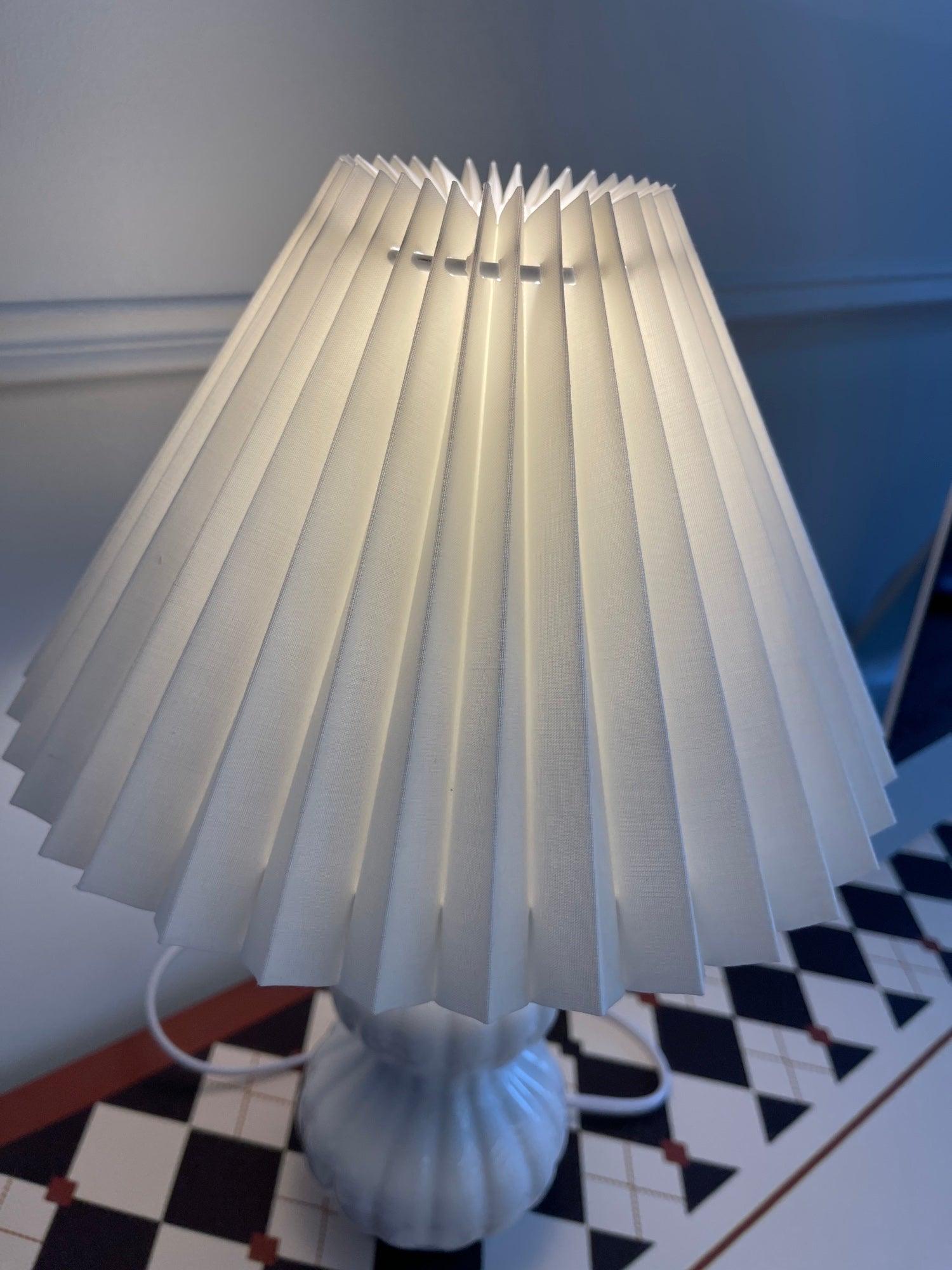 Hart Vintage Fabric Table lamp