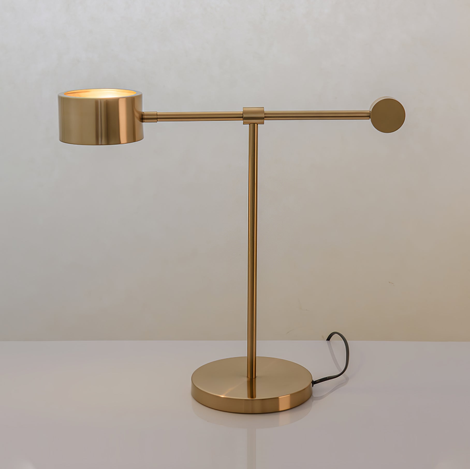 Aveneina Lever Office Table Light
