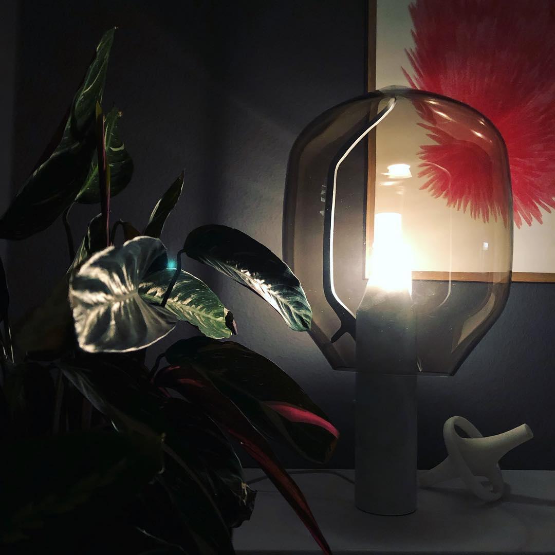Vihls Modern Marble Table Lamp