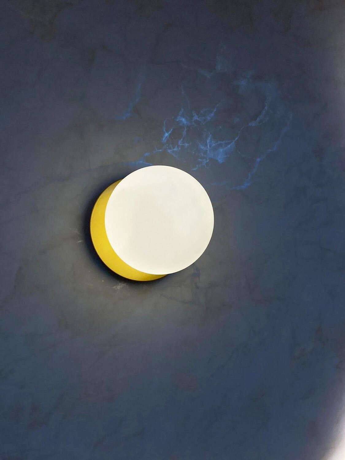 Nifte Wall Lamp Disc Globe Minimalist