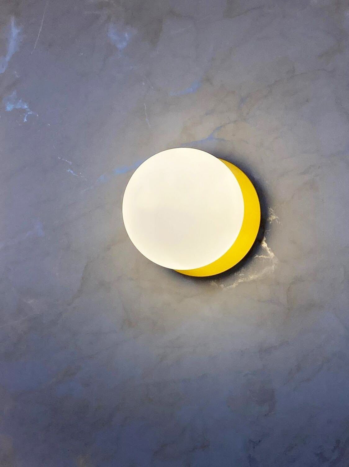 Nifte Wall Lamp Disc Globe Minimalist