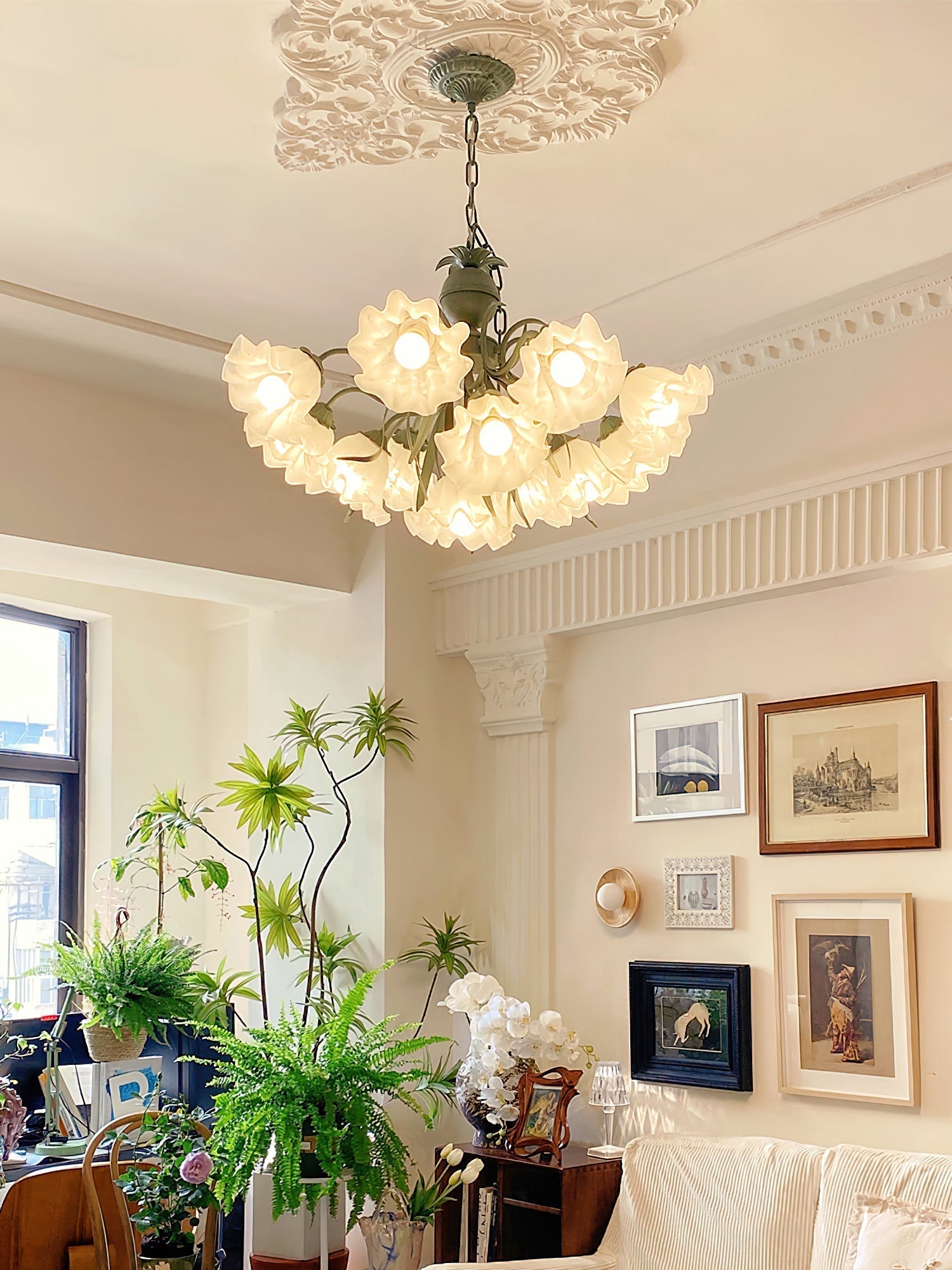 Evren Chandelier Flower with Petals and Leaves