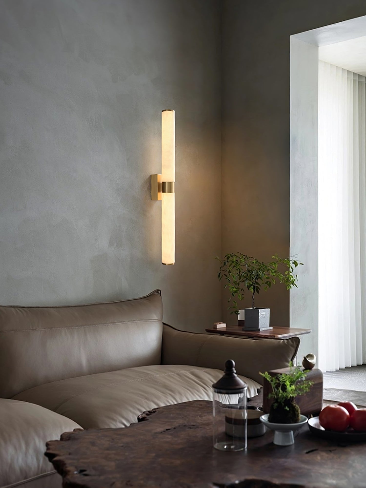 Olmirira Minimalist Alabaster Wall Lamp