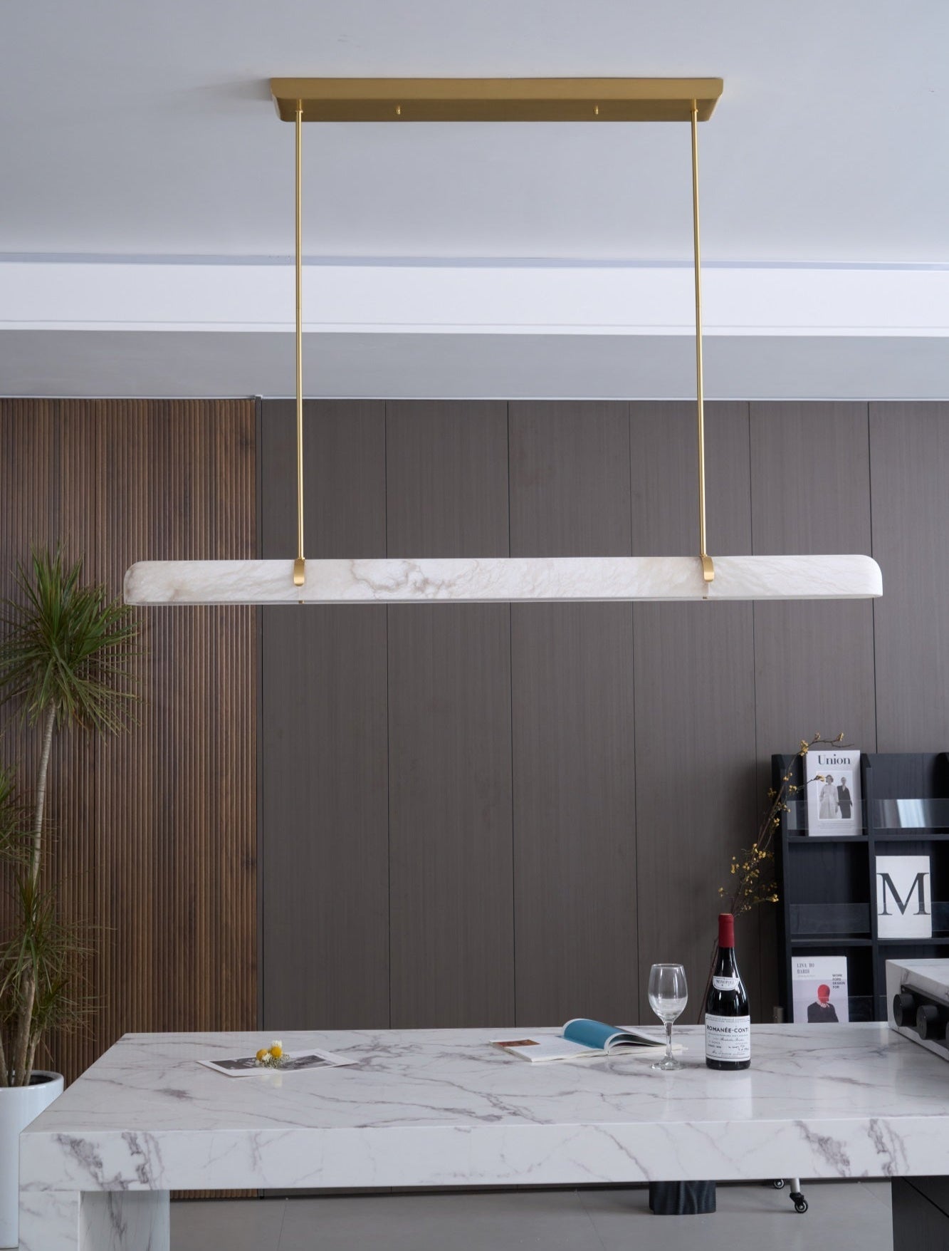 Ilraea Linear Alabaster Pendant