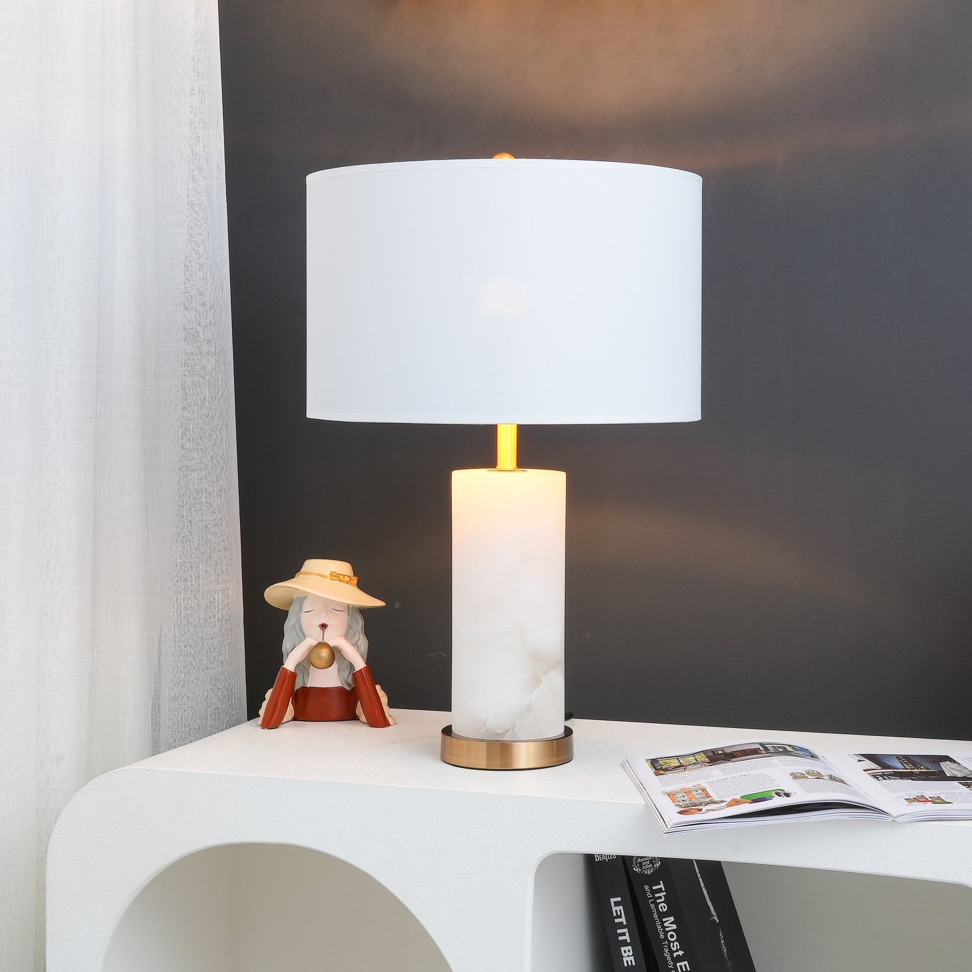 Zosilis Cylindrical Alabaster Table Lamp