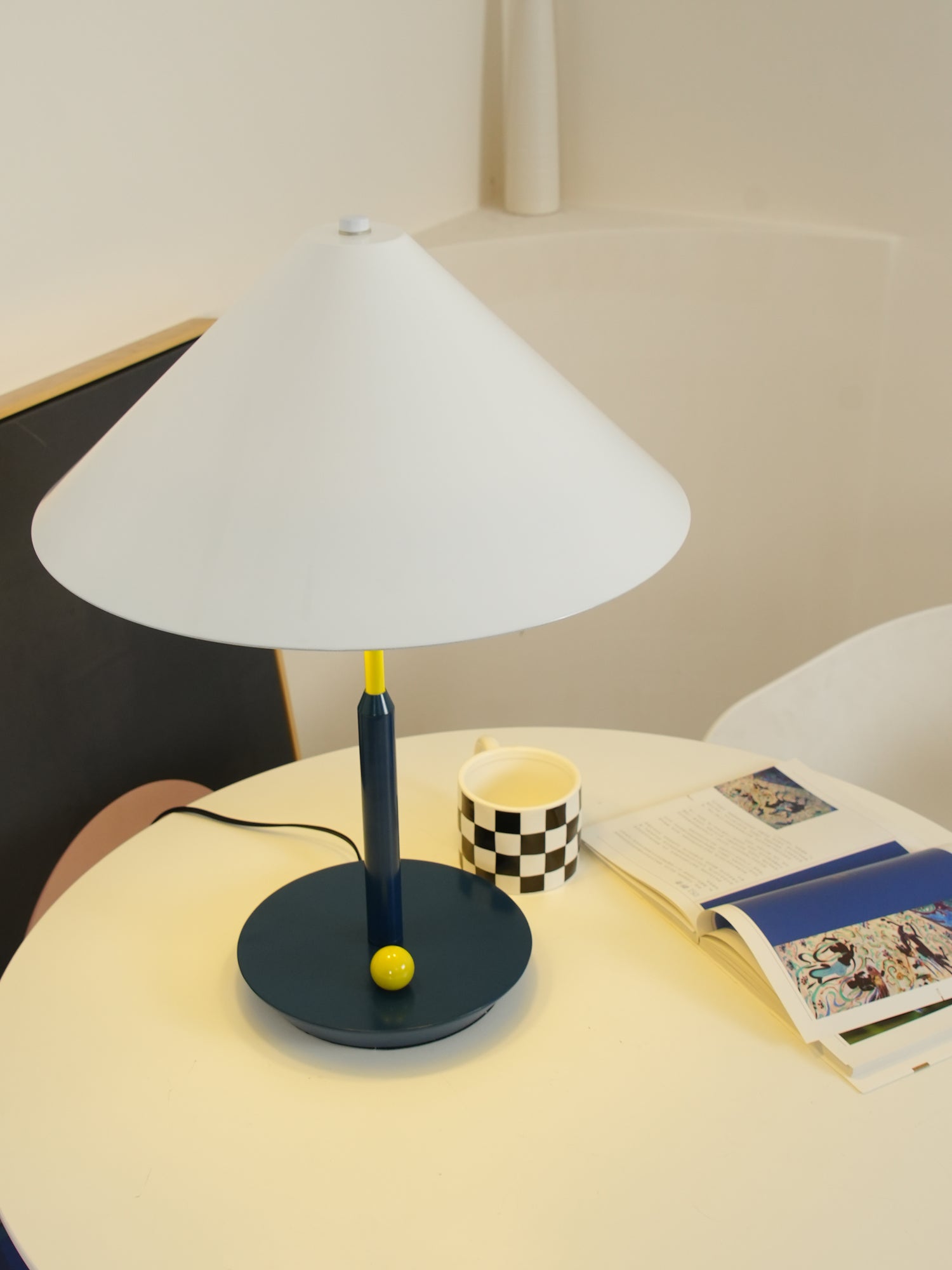 Liorinina Modern Table Lamp