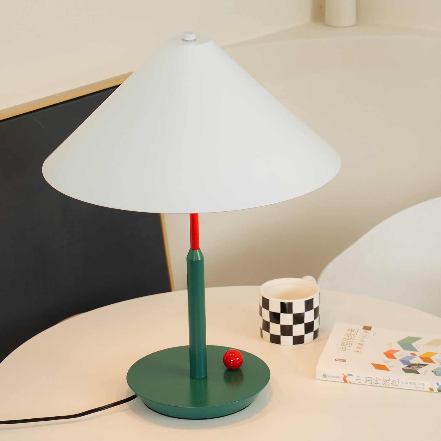 Liorinina Modern Table Lamp