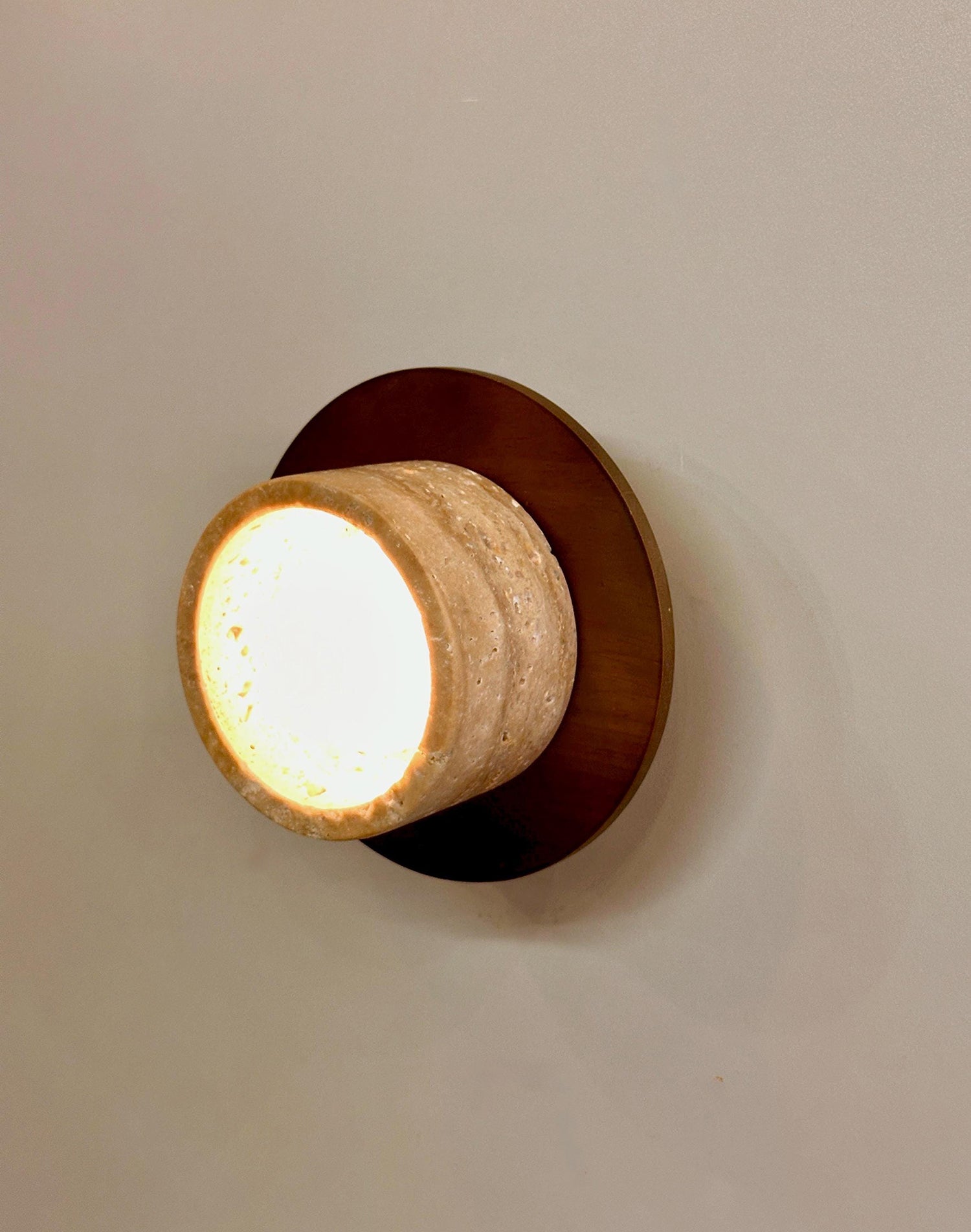 Thalassa Wall Lamp