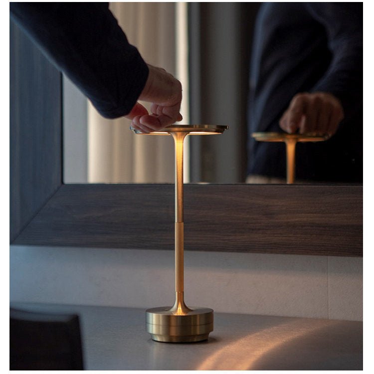 Solvane Rechargeable Table Lamp