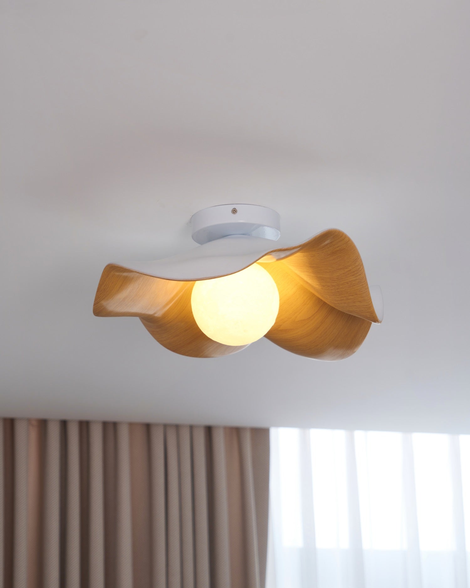 Belenor Ceiling Lamp Lotus Leaf with Wood and White Finish