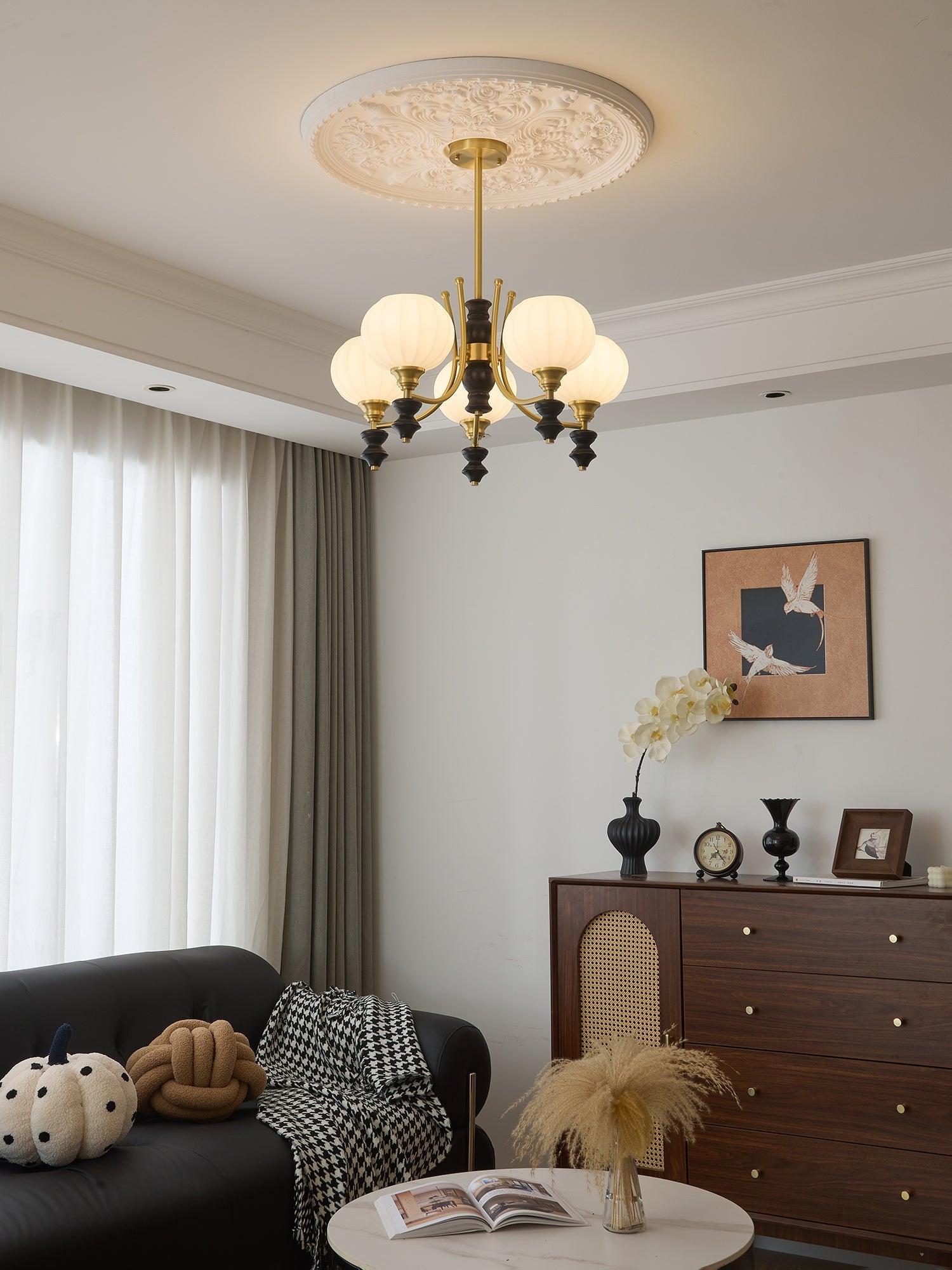 Zavenen Traditional Elegance Vintage Brass Wood Chandelier