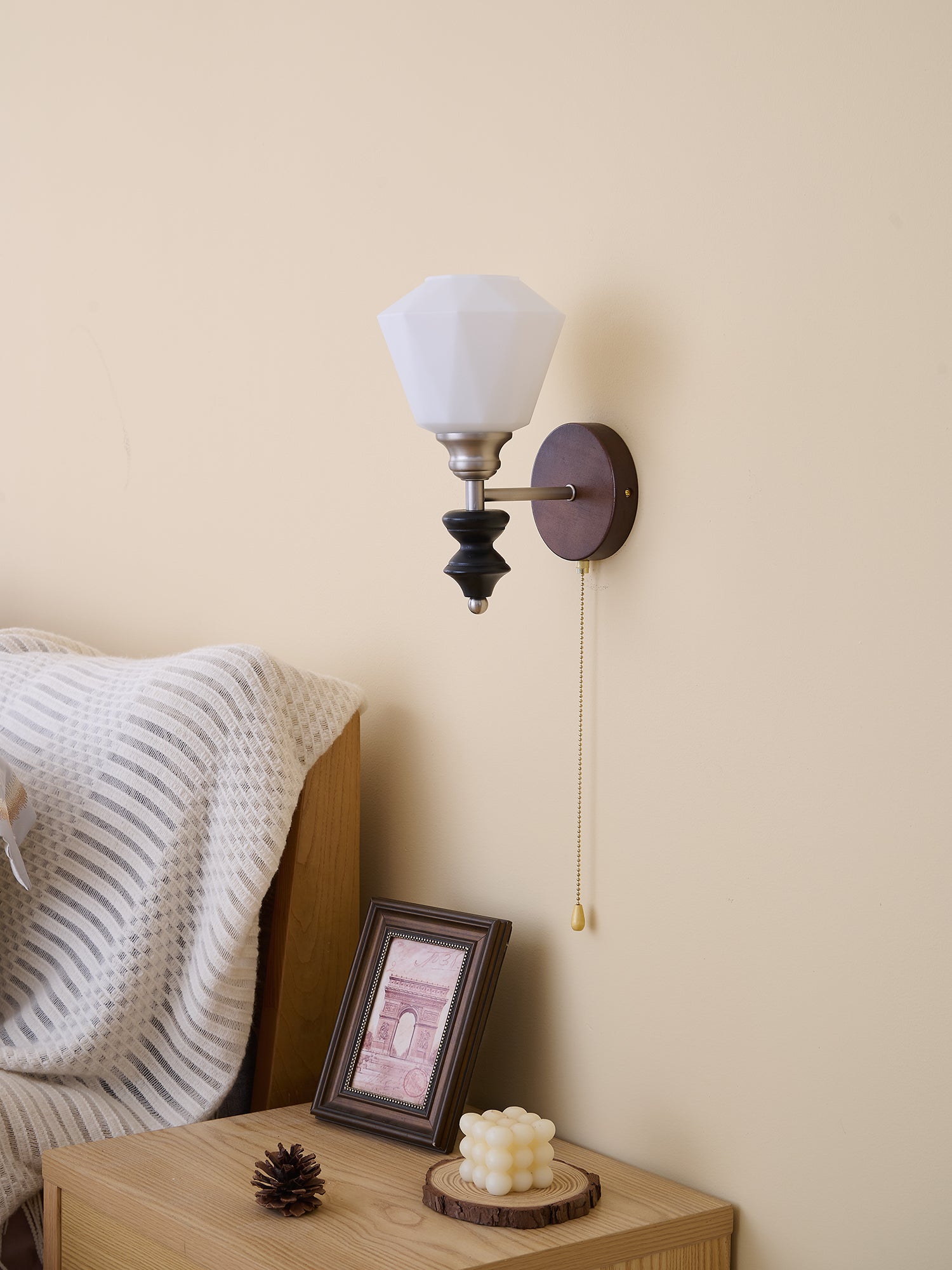Lucille Elegance Classic Art Glass Wood Wall Lamp