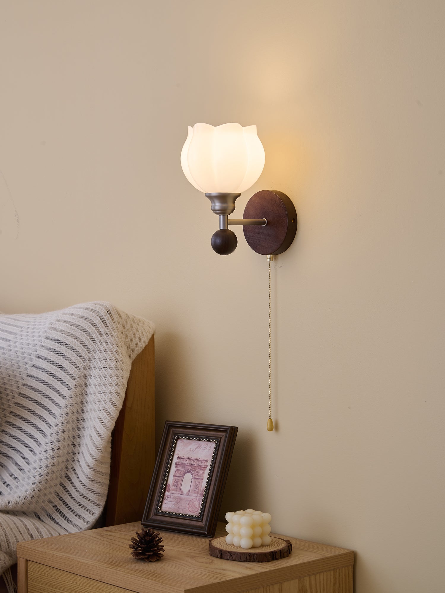 Lucille Elegance Classic Art Glass Wood Wall Lamp