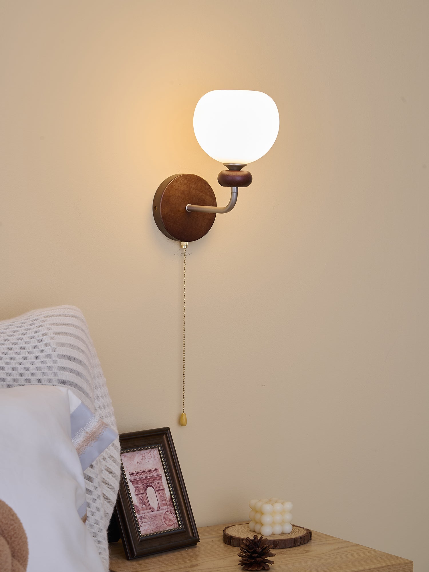 Lucille Elegance Classic Art Glass Wood Wall Lamp