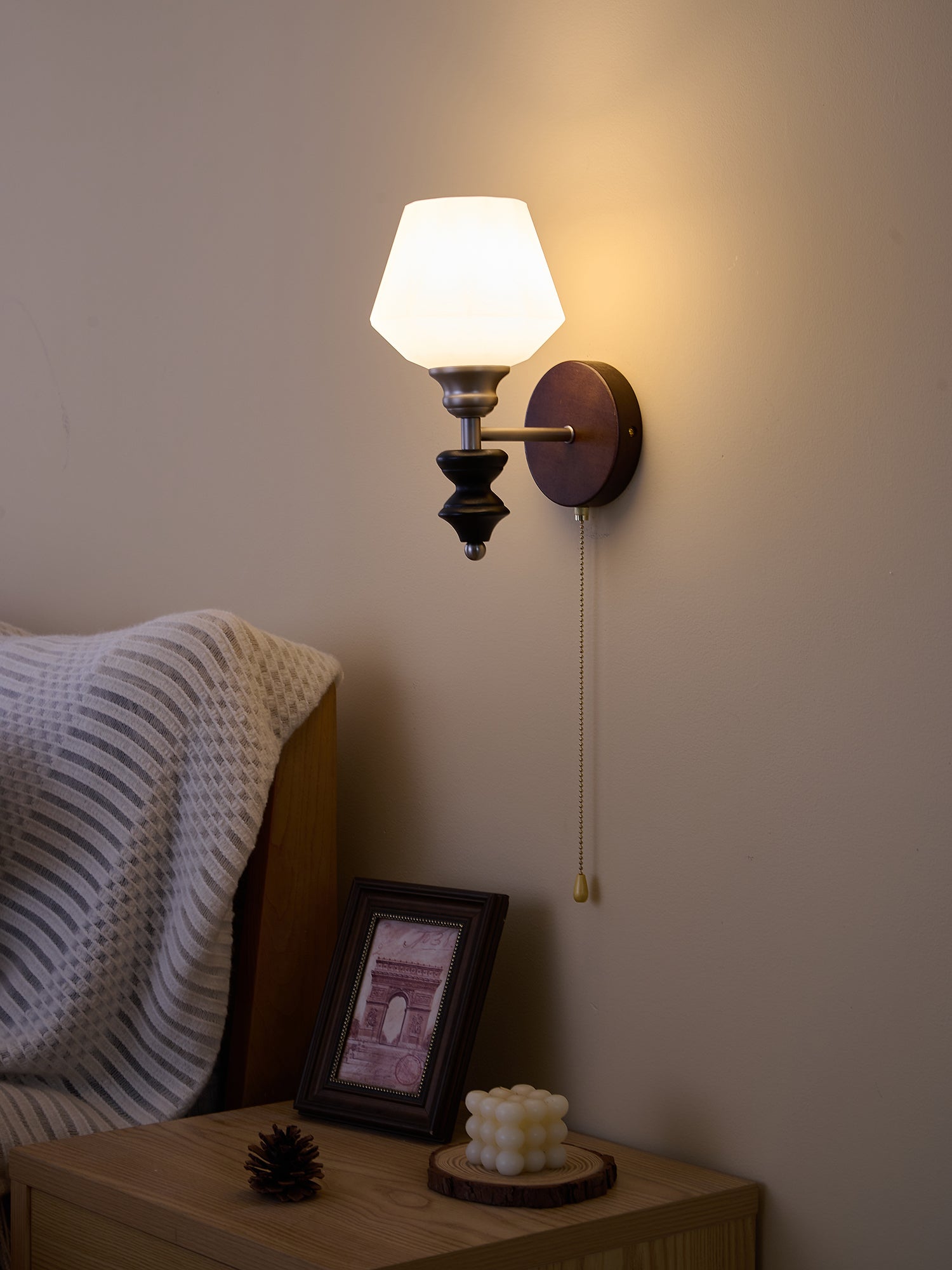 Lucille Elegance Classic Art Glass Wood Wall Lamp