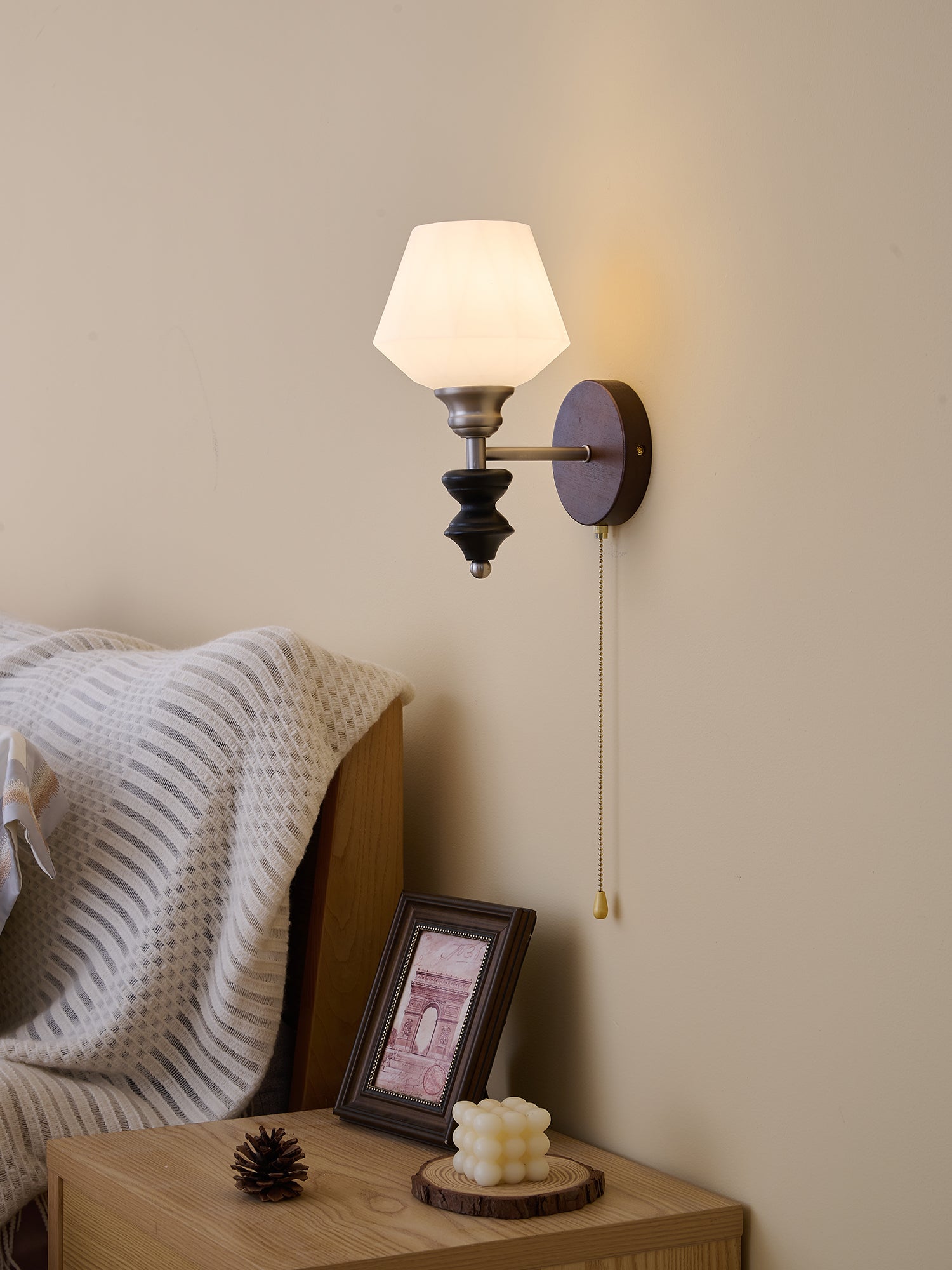 Lucille Elegance Classic Art Glass Wood Wall Lamp