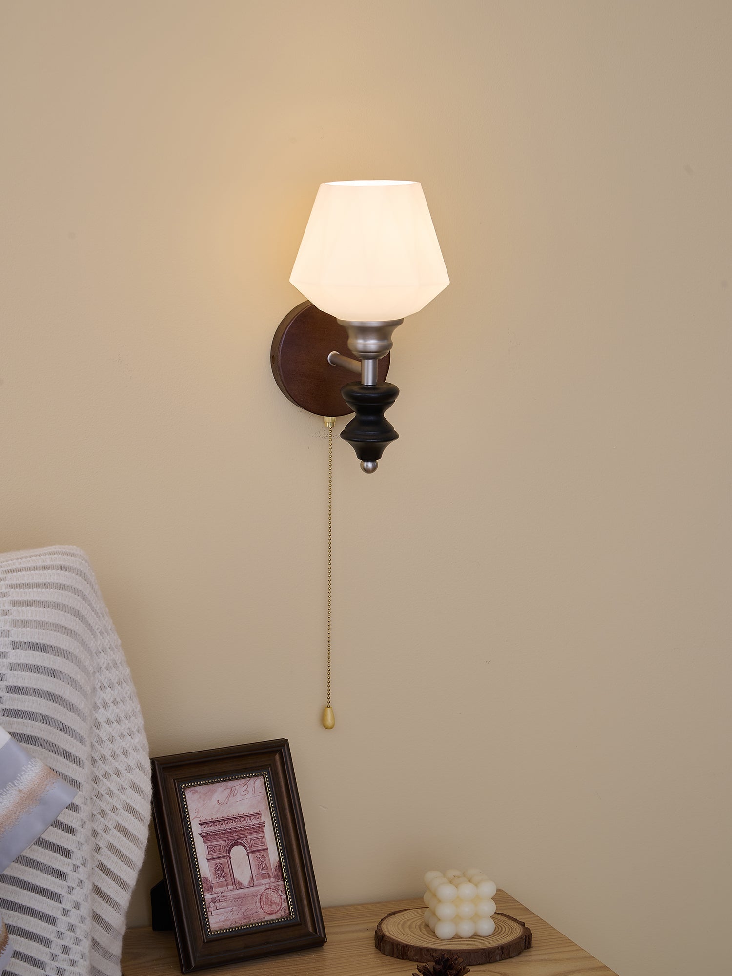 Lucille Elegance Classic Art Glass Wood Wall Lamp