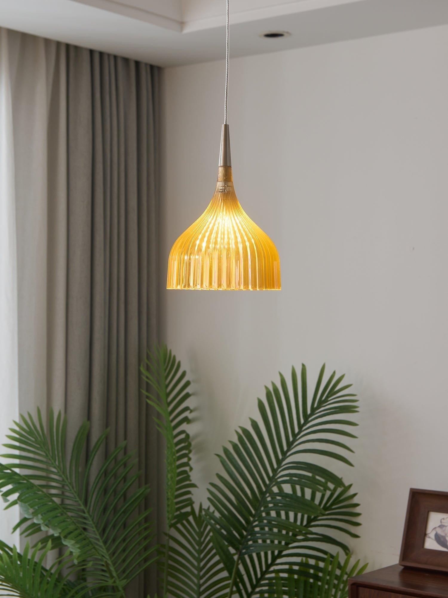 Durven Elegant Pendant Lamp