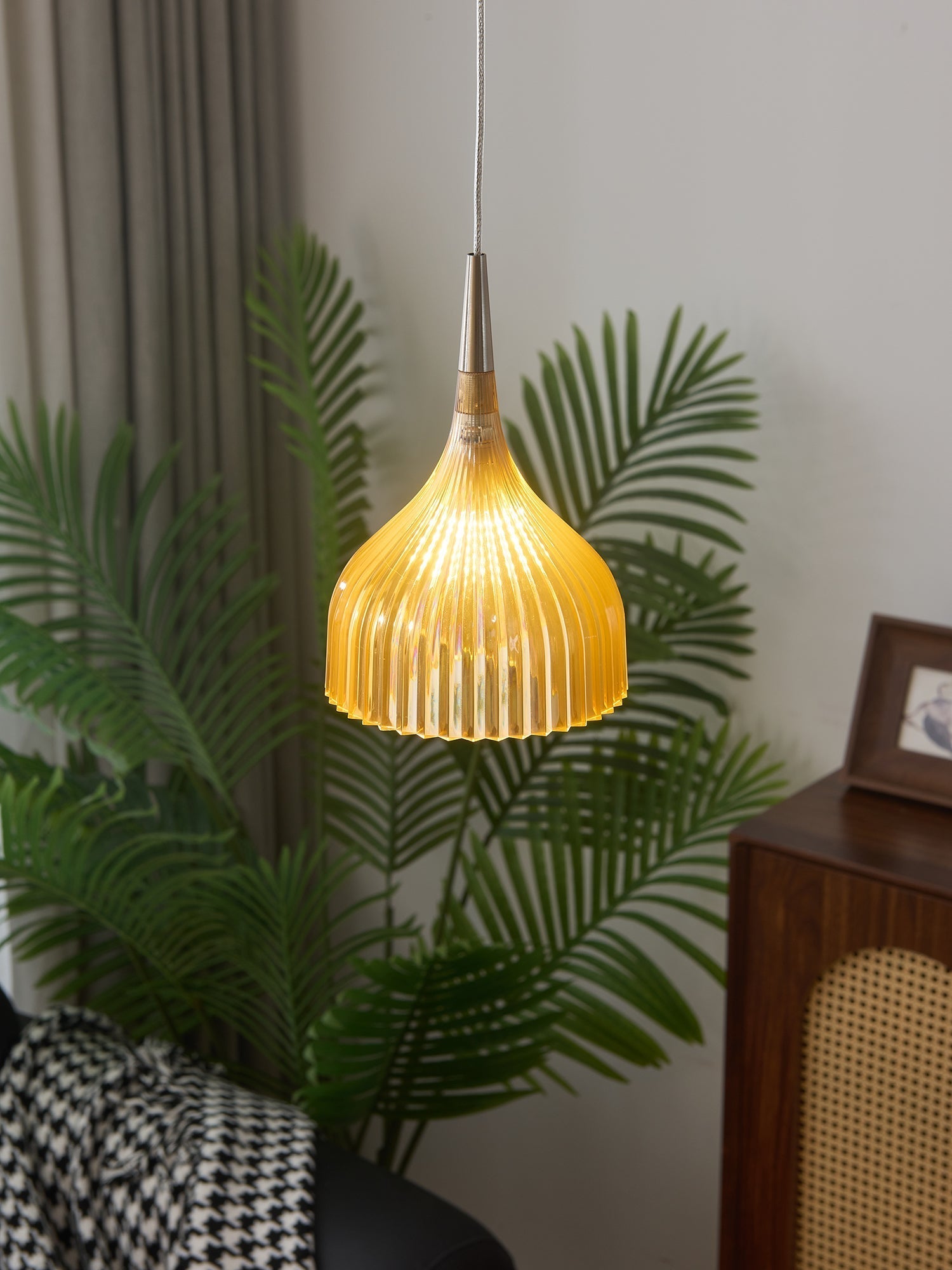 Durven Elegant Pendant Lamp