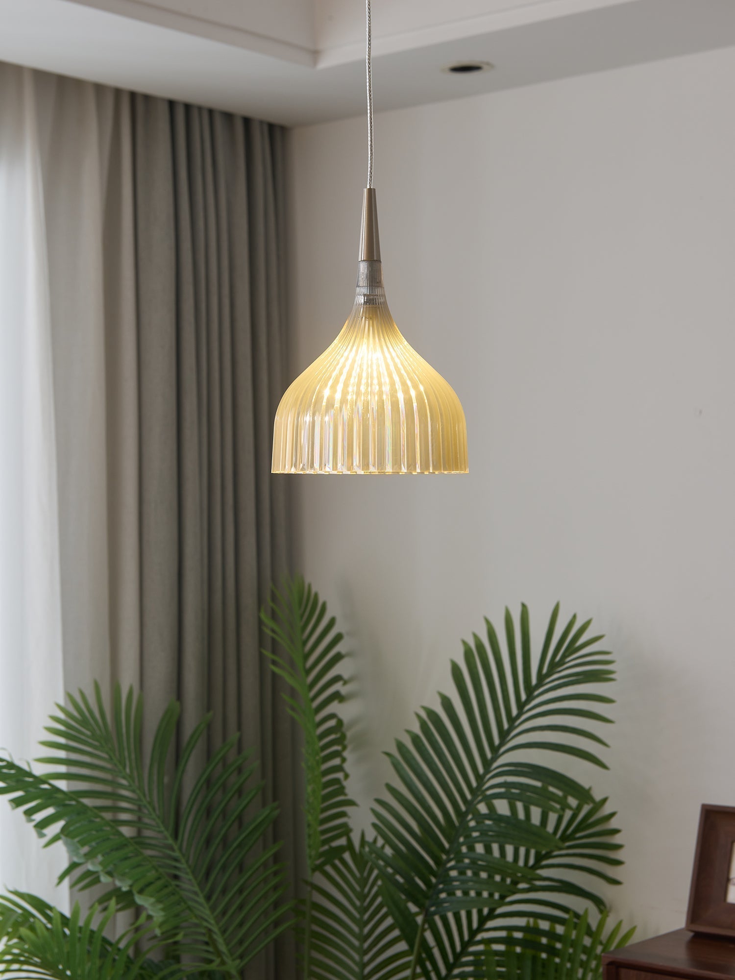Durven Elegant Pendant Lamp