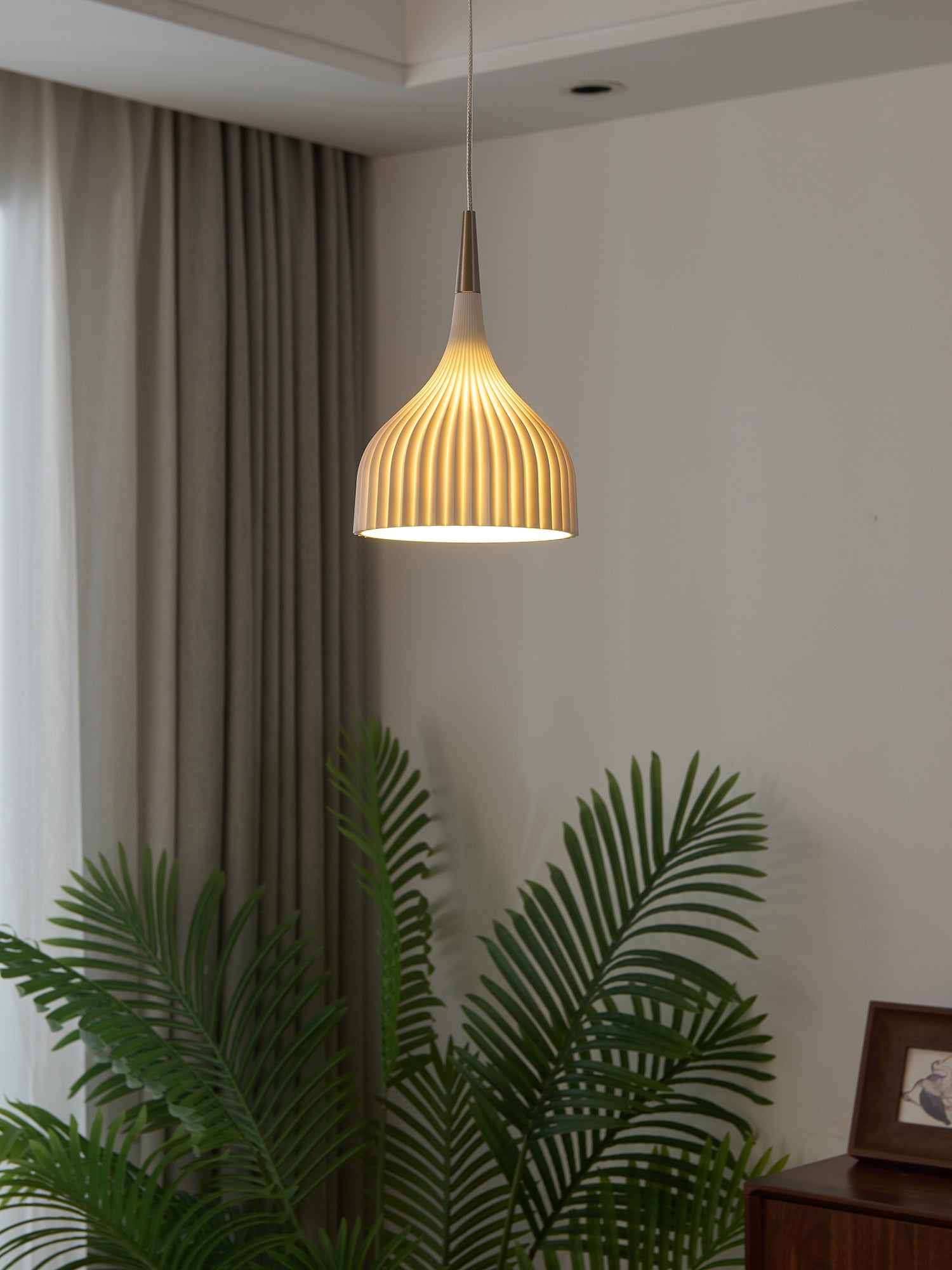 Durven Elegant Pendant Lamp