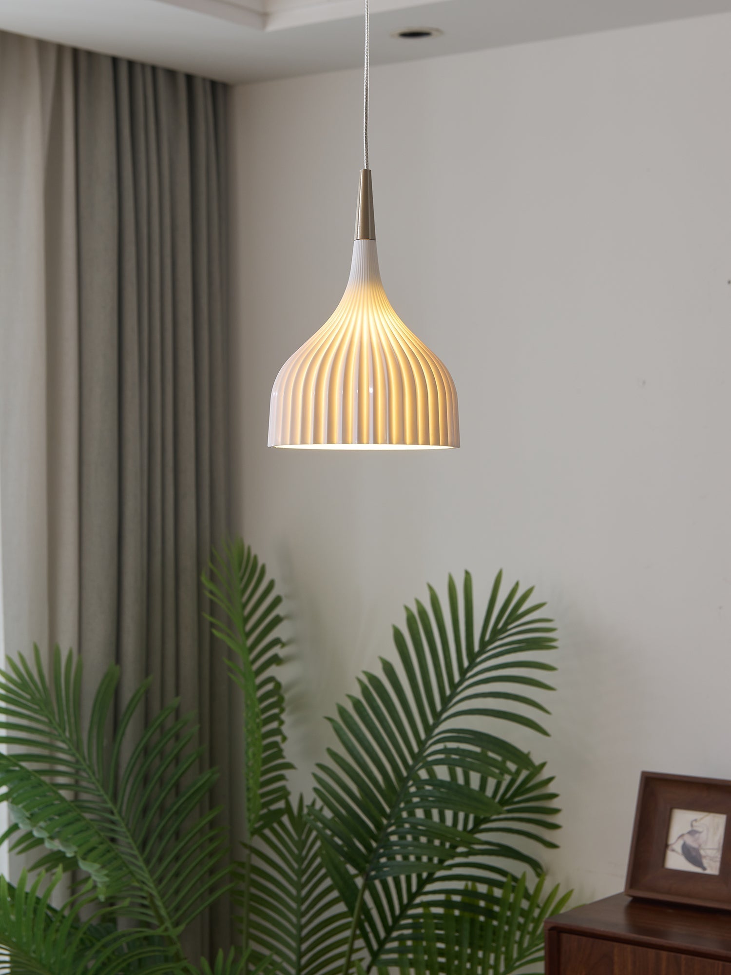 Durven Elegant Pendant Lamp