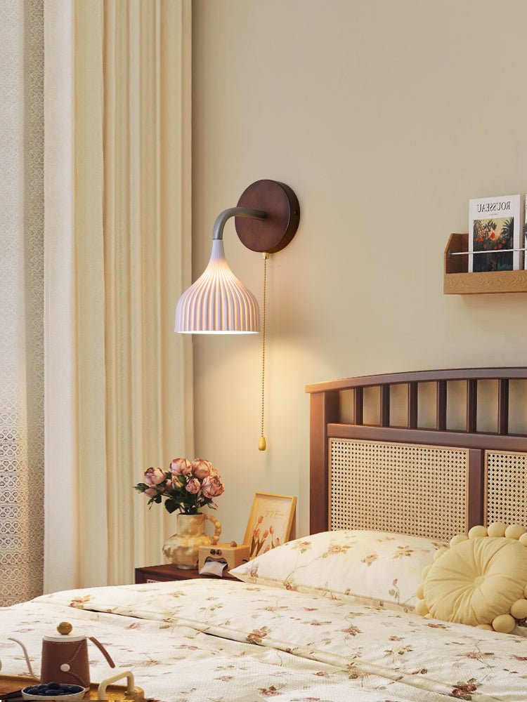 Cimararae Elegance Classic Wood Wall Lamp