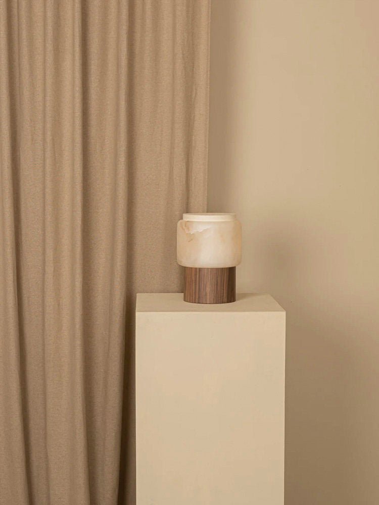 Nivalielle Core Alabaster Table Lamp