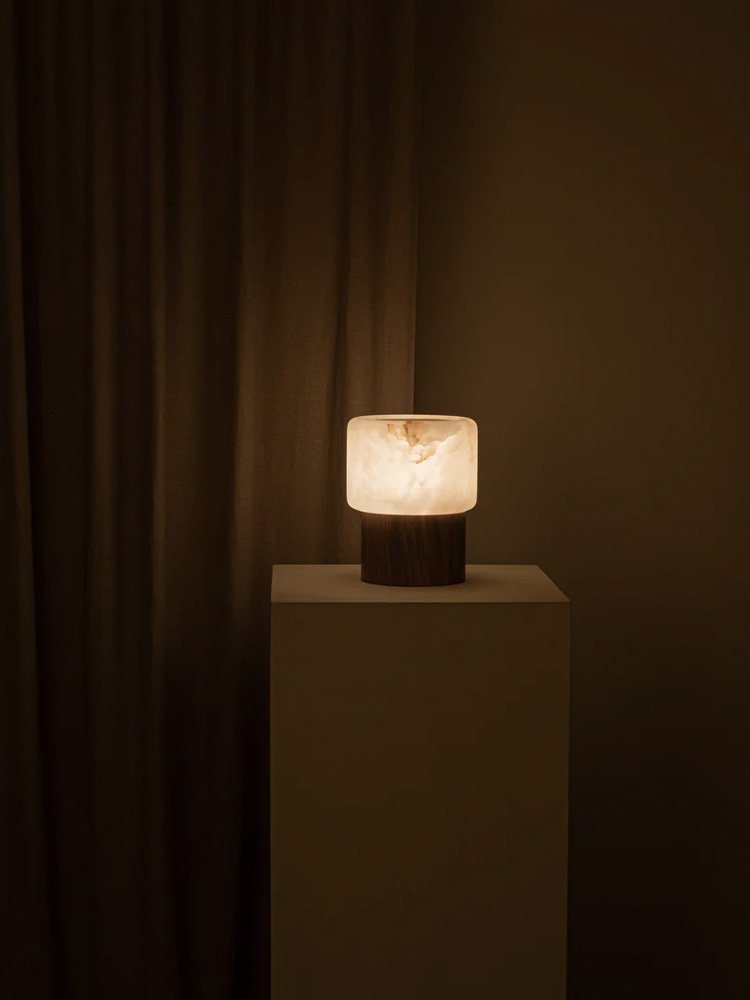 Nivalielle Core Alabaster Table Lamp