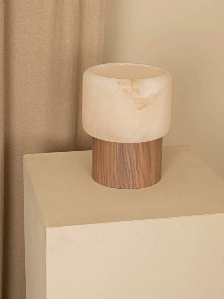 Nivalielle Core Alabaster Table Lamp