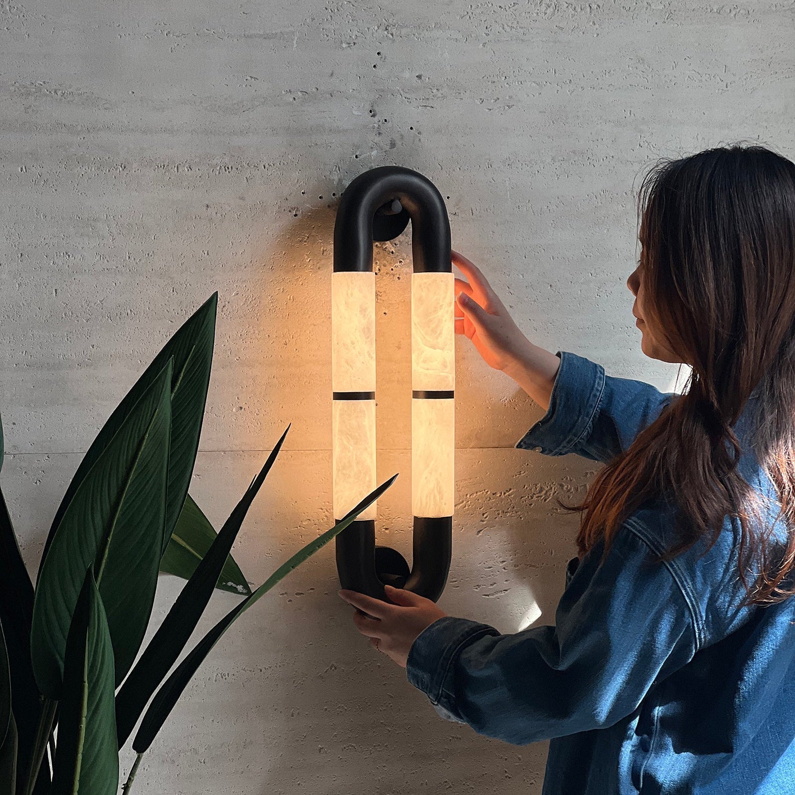 Gloxa Arc Twin Alabaster Wall Lamp