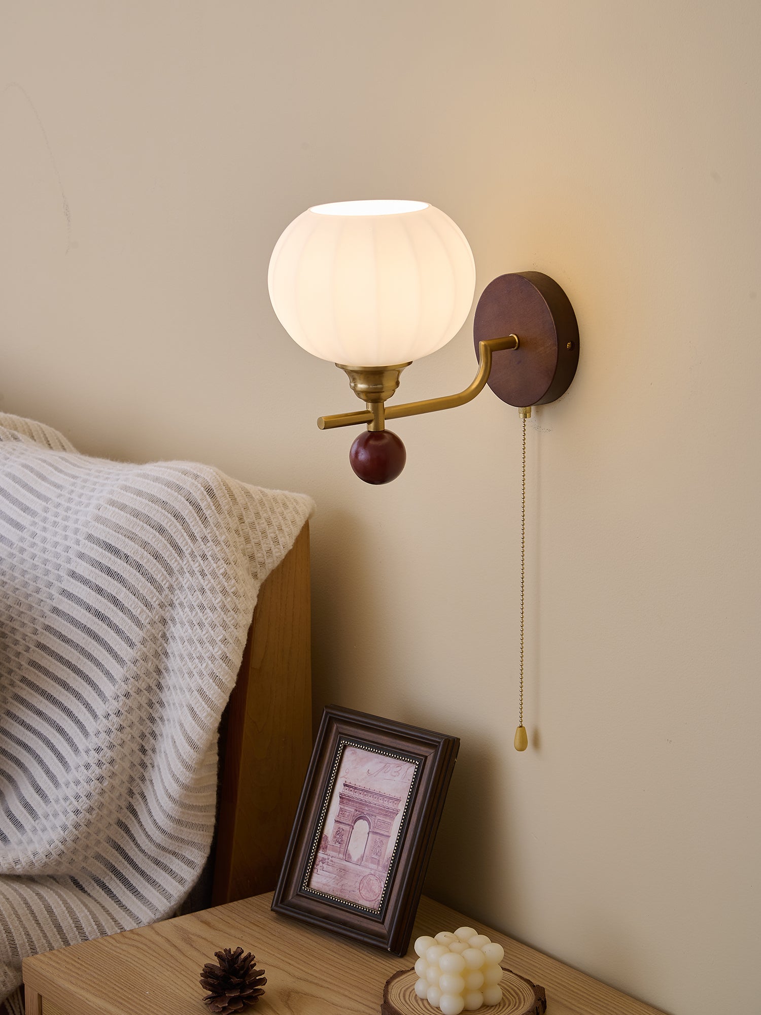Syleella Premium Nordic Art Crest Glass Wood Wall Lamp